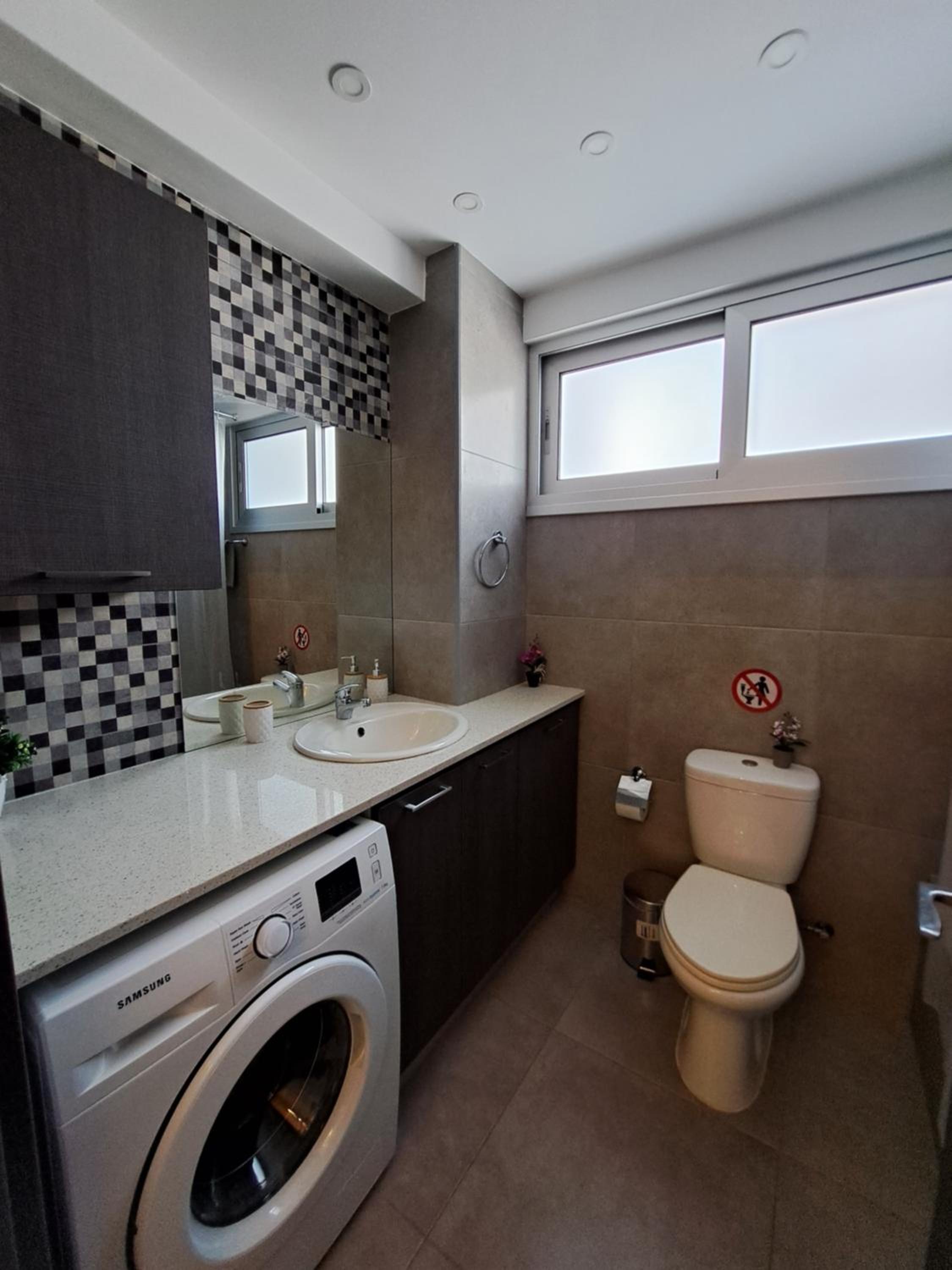 Albert's apartment St Lazarus 402 B - First Floor