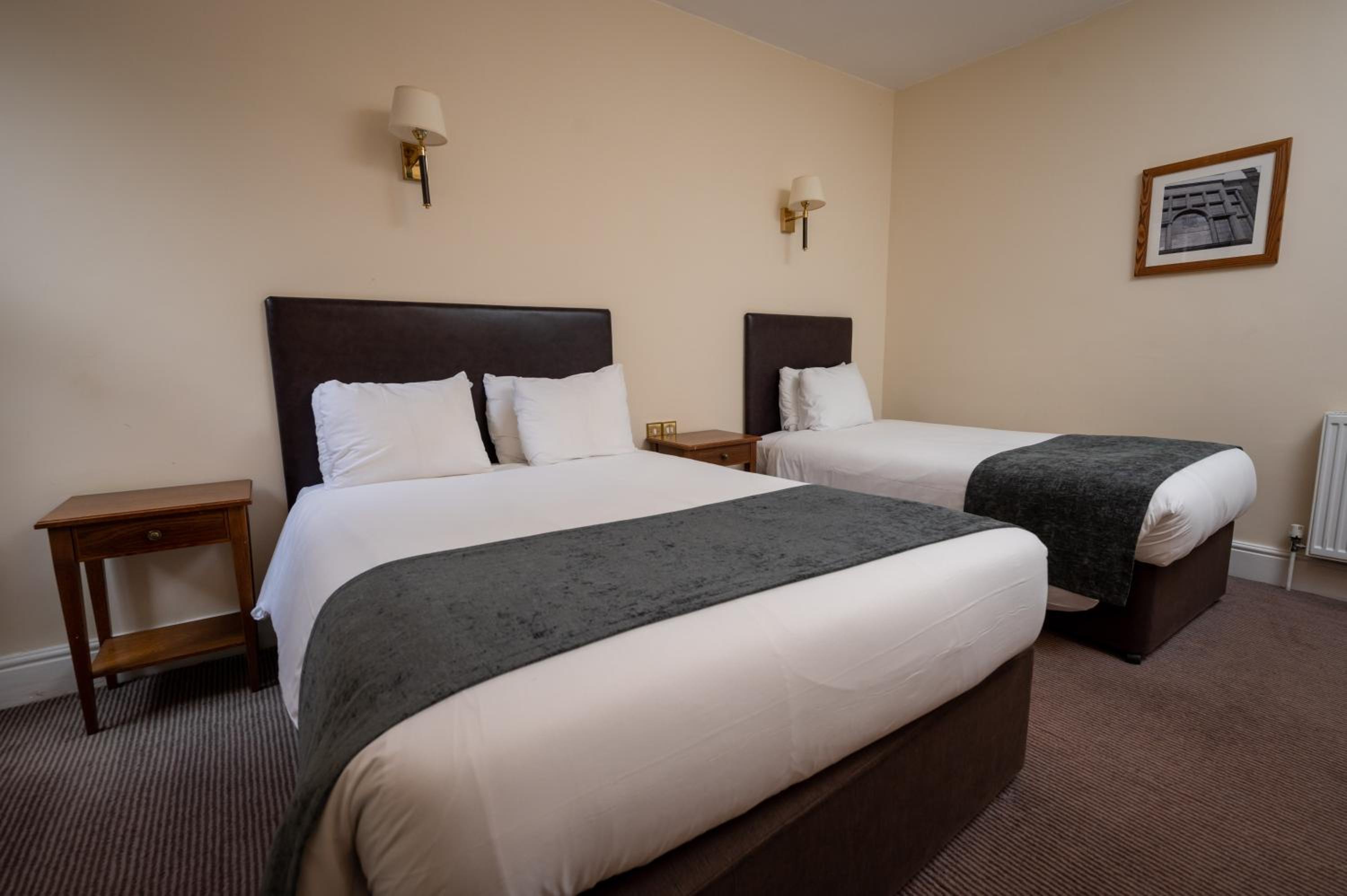 Marlborough Vacations - Castle and Ball by Greene King Inns - Property Image 3