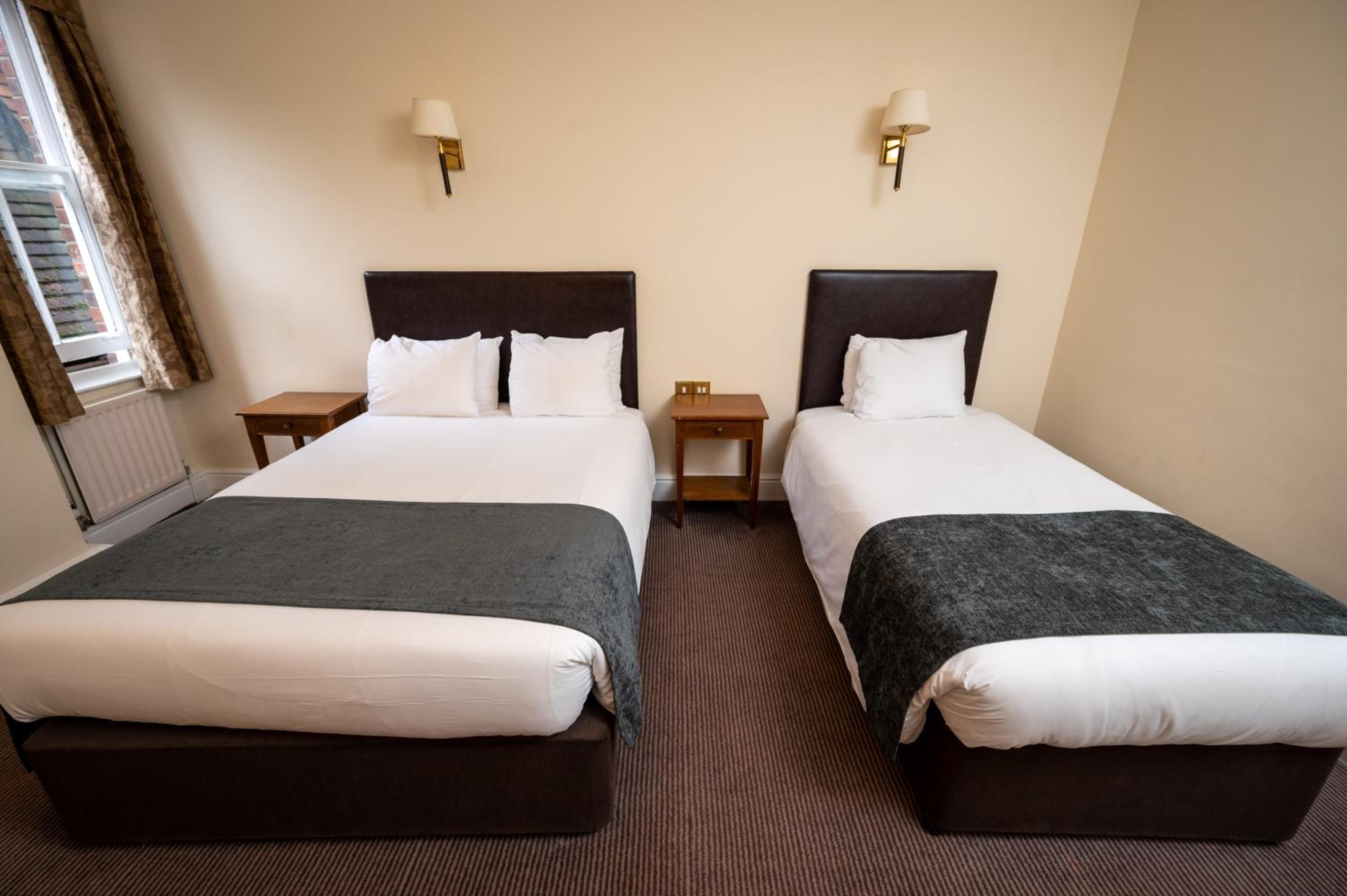 Marlborough Vacations - Castle and Ball by Greene King Inns - Property Image 2