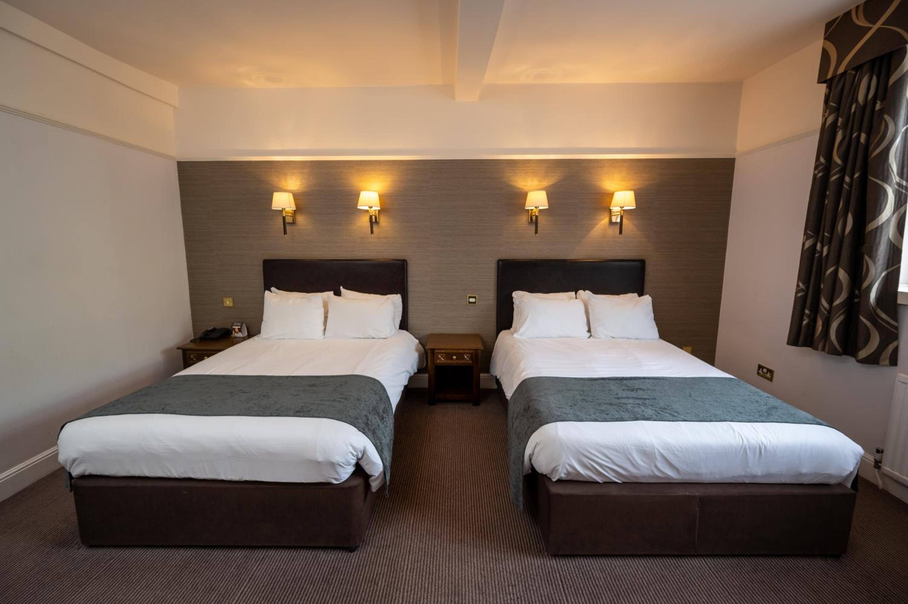 Marlborough Vacations - Castle and Ball by Greene King Inns - Property Image 9