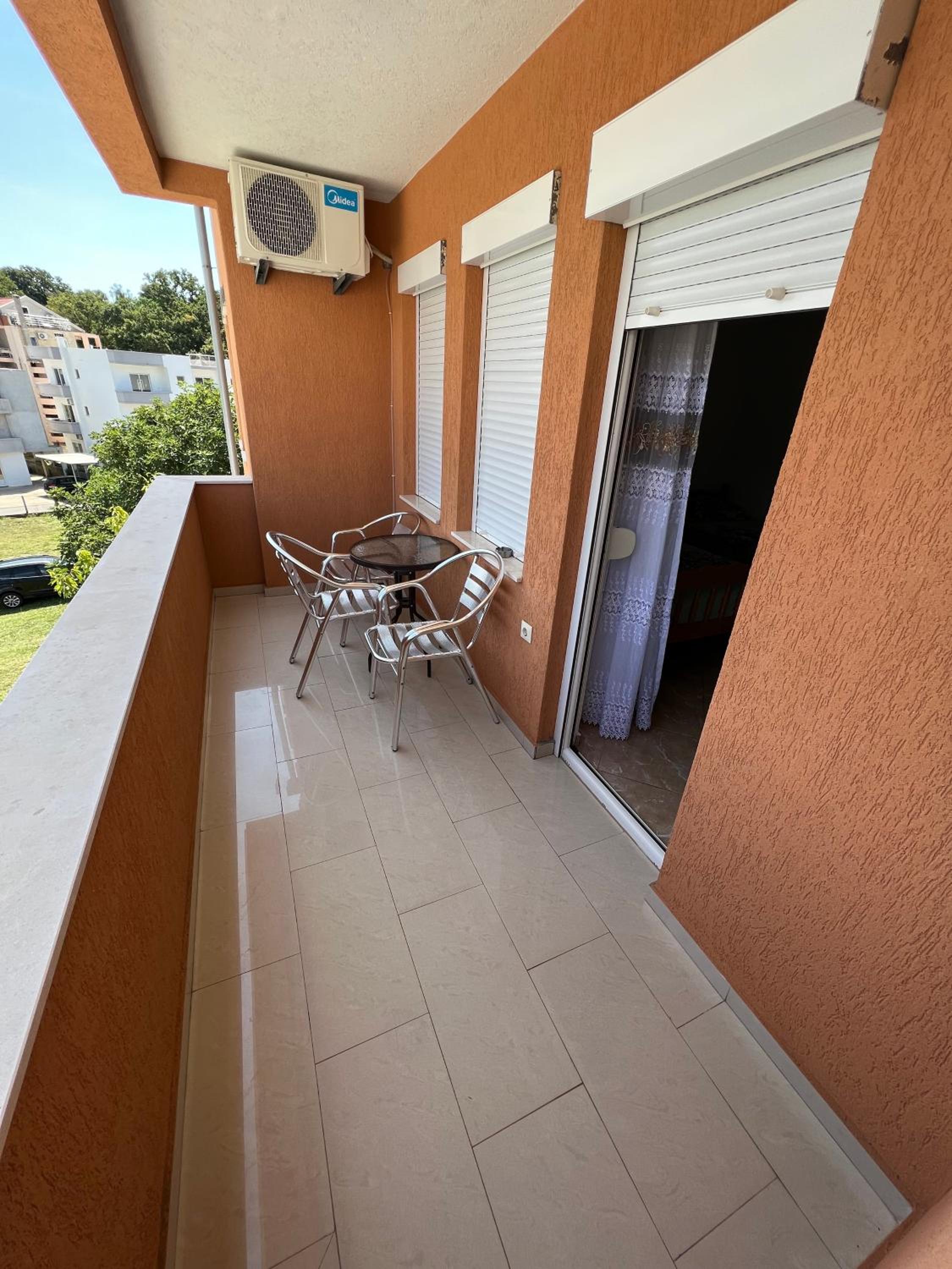 Apartments Zalli