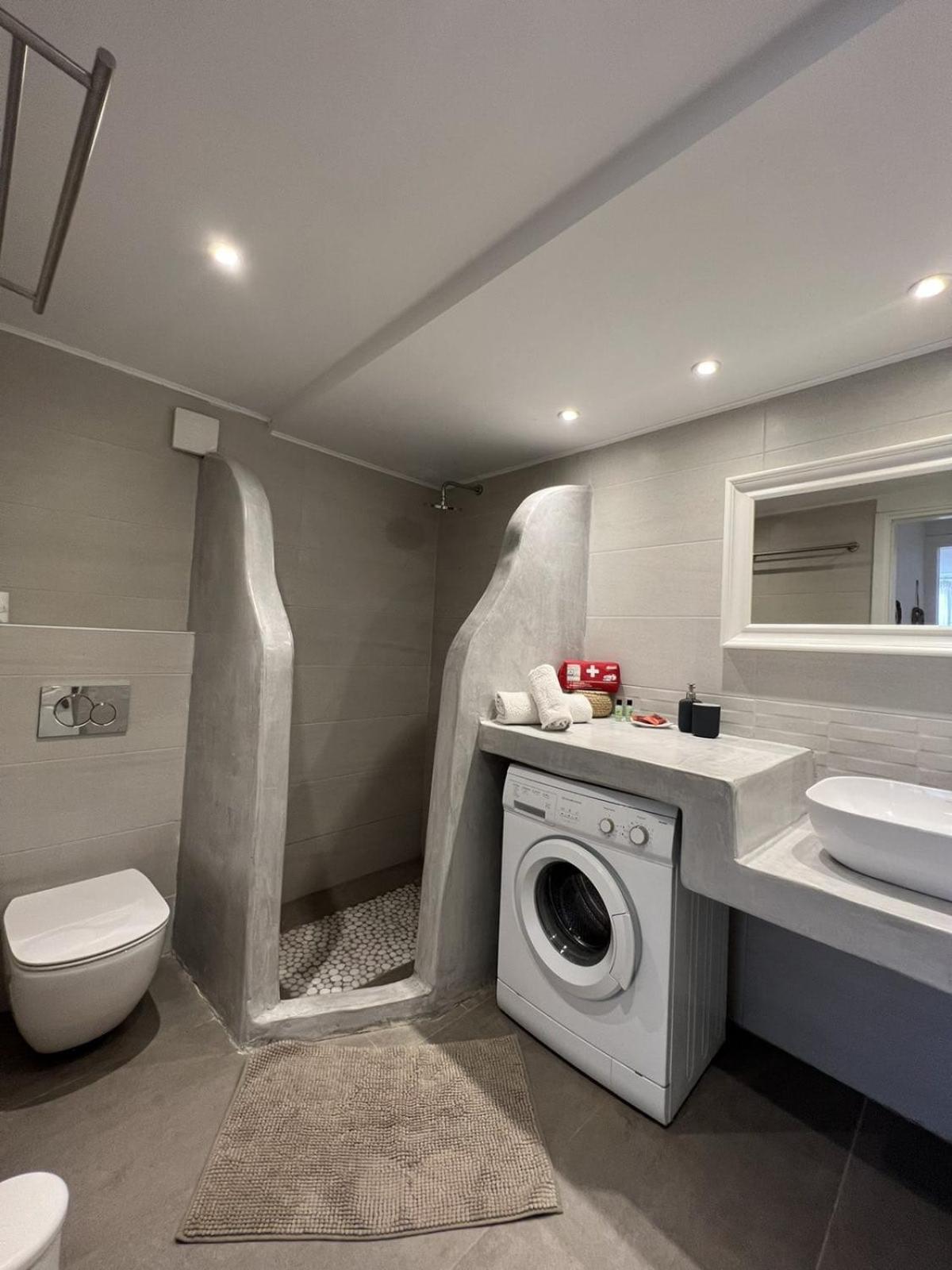 Santorini Villatzio Suites