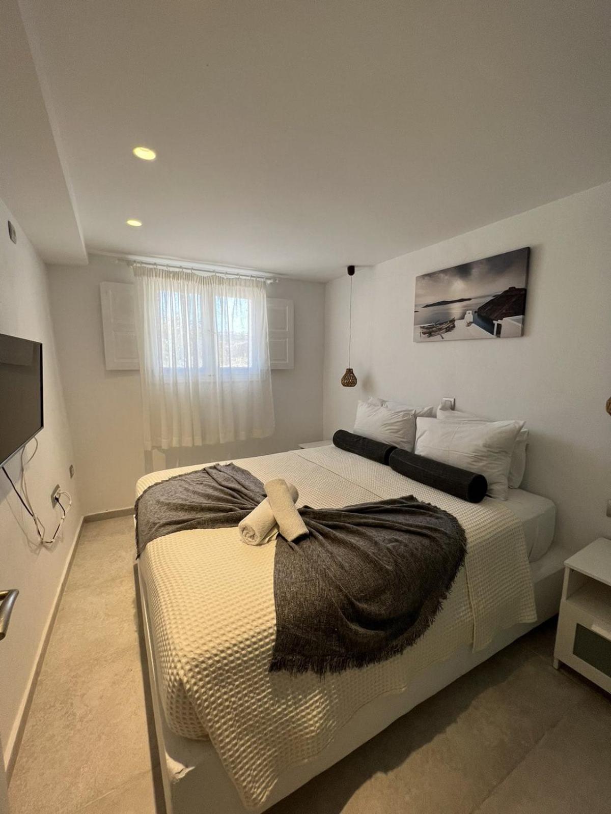 Santorini Villatzio Suites