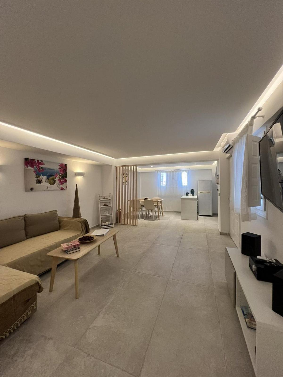 Santorini Villatzio Suites