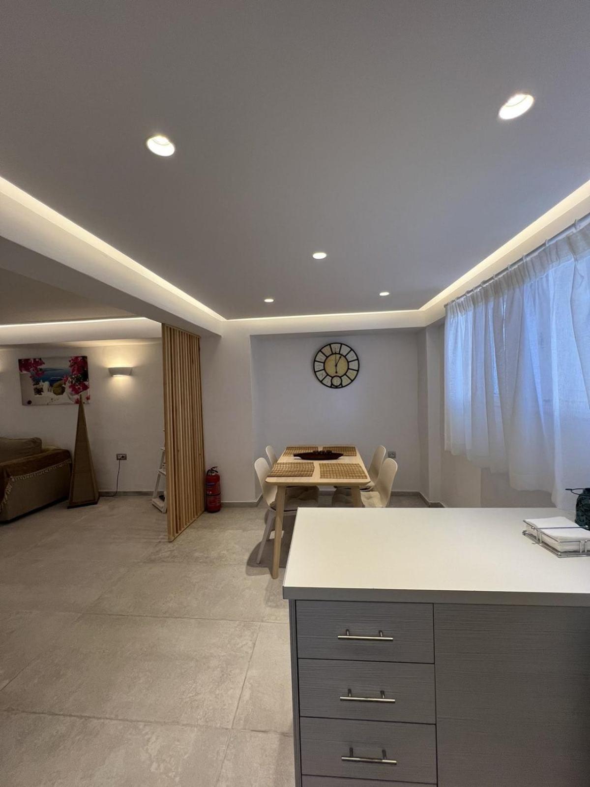 Santorini Villatzio Suites