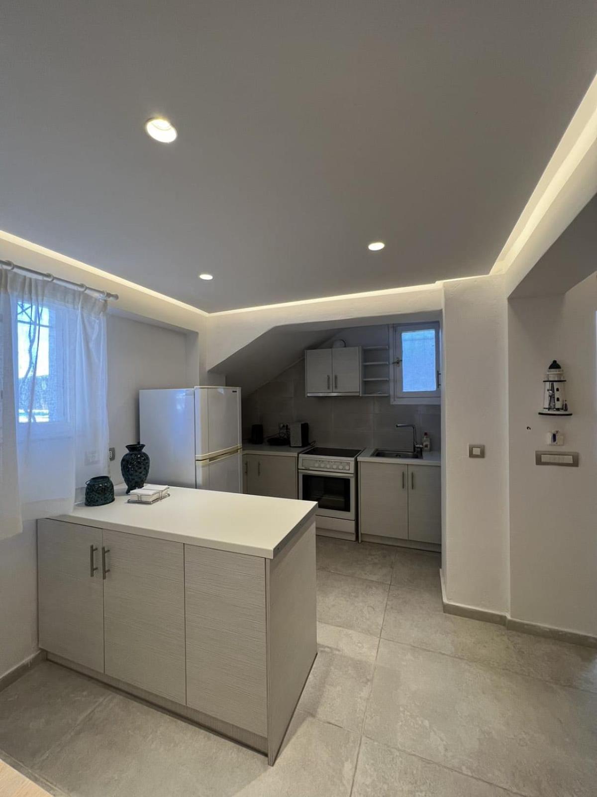 Santorini Villatzio Suites
