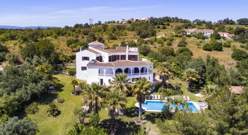 Charming Algarve Villa Villa Quinta Luz 9 Bedrooms Large Pool & Snooker