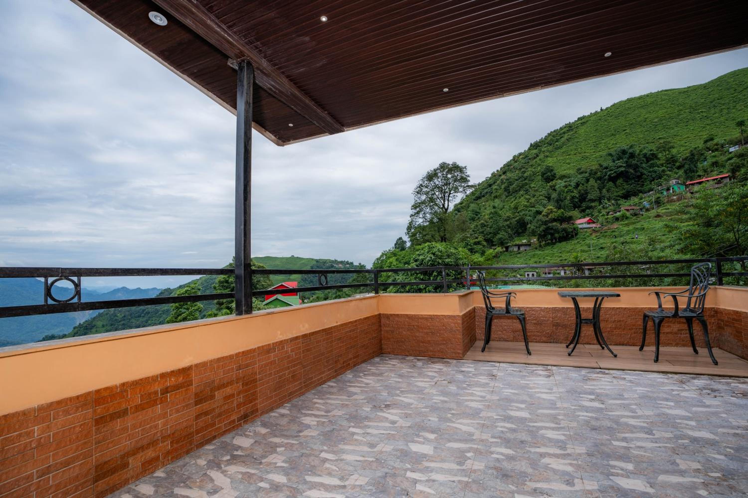 Summit Bougainvillea Tea Resort