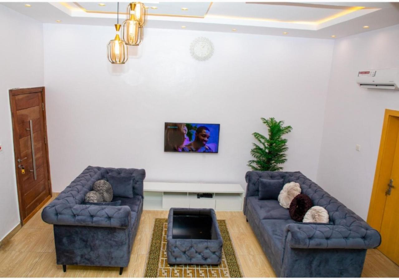 Elegant Home view 4
