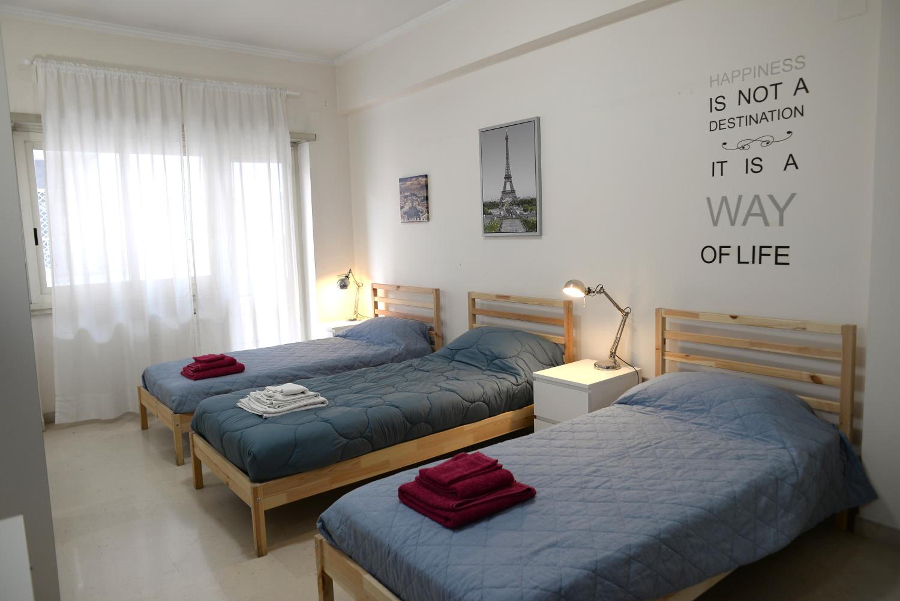 Emilios home Triple room in our cozy and comfortable establishment — Rome