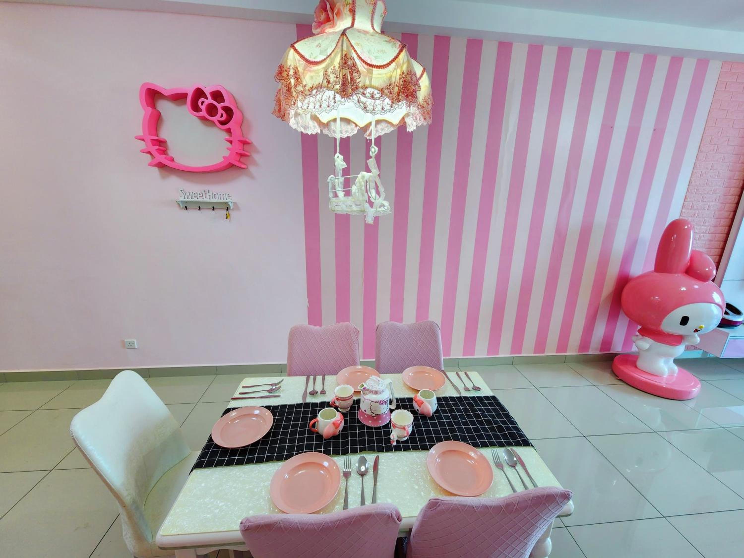 Puchong HELLO KITTY Fully Air-Con Suite