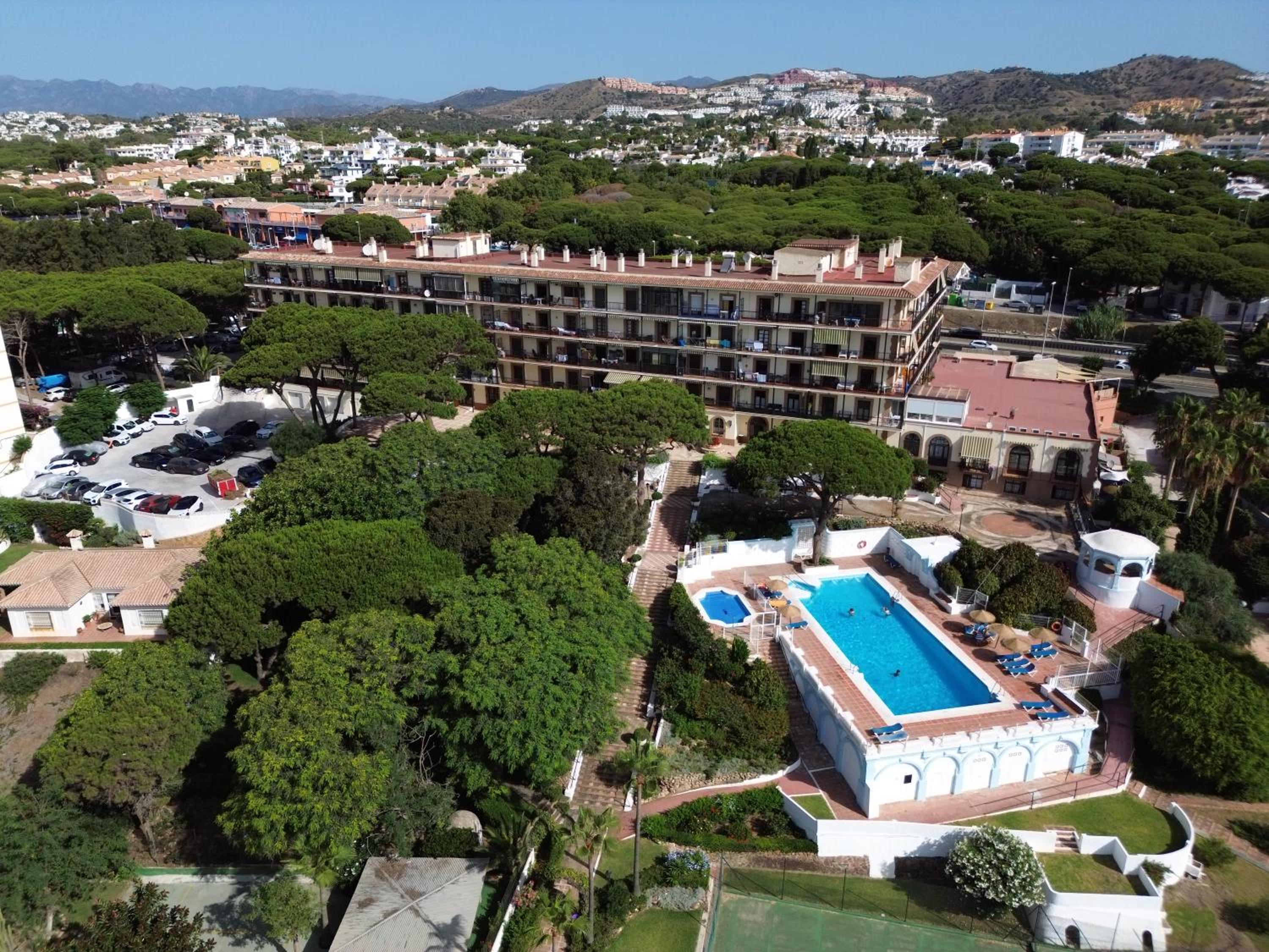 ALHAMAR apartment beachfront in Calahonda