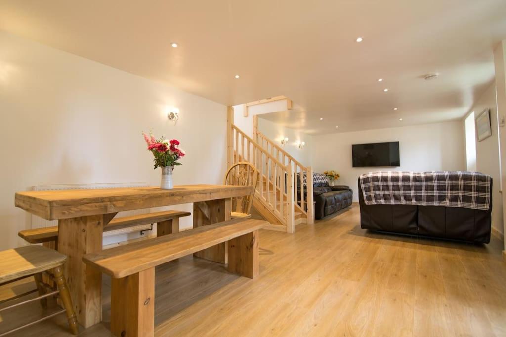 Hendra Retreat Piglets Cottage North Cornwall view 4