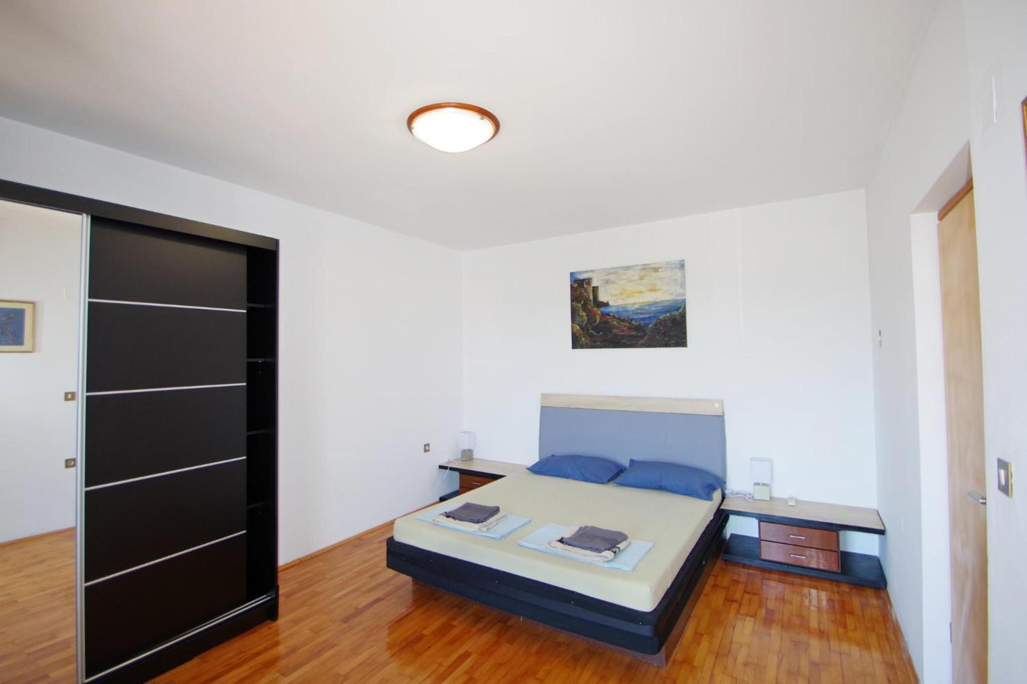 Apartment Leona