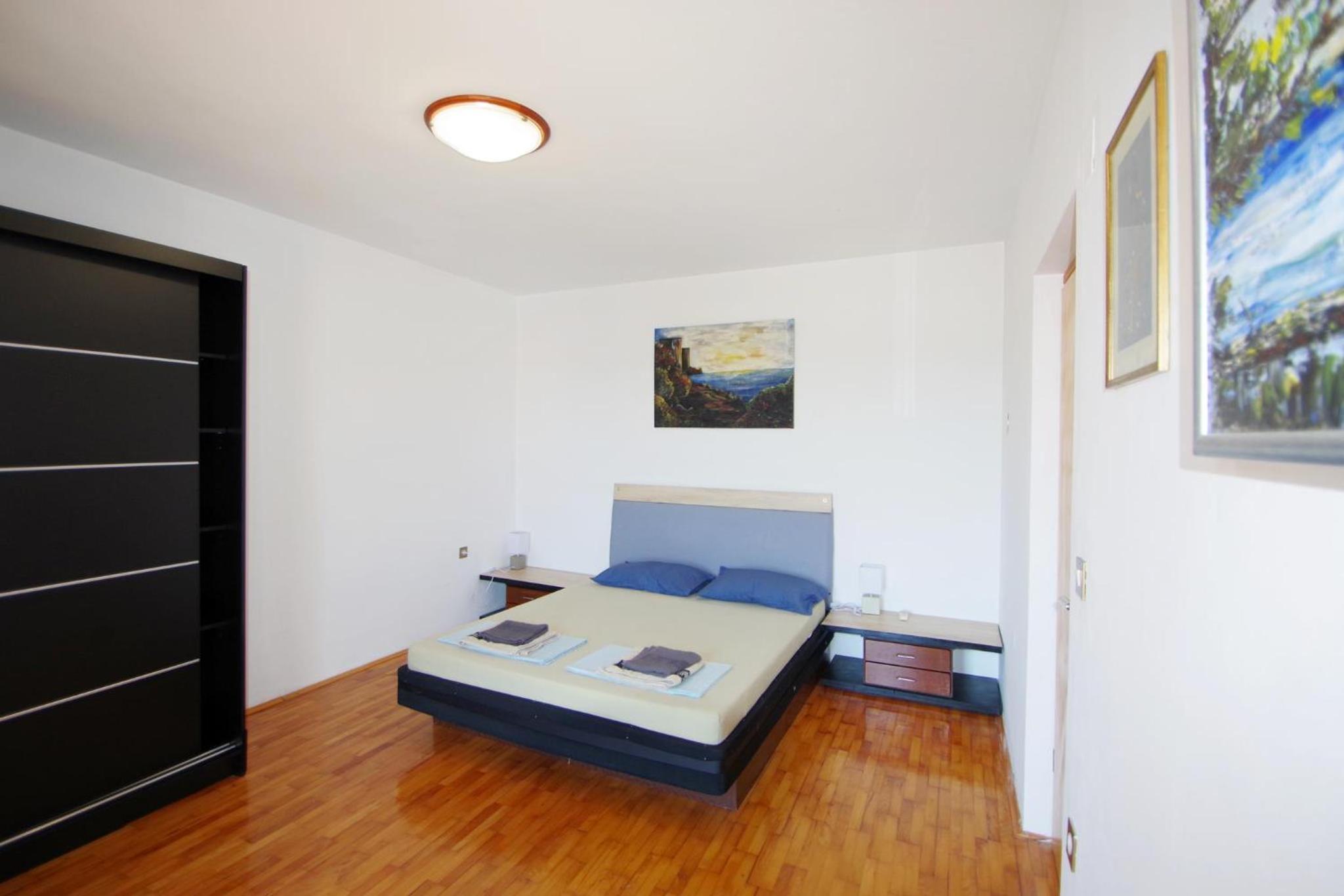 Apartment Leona