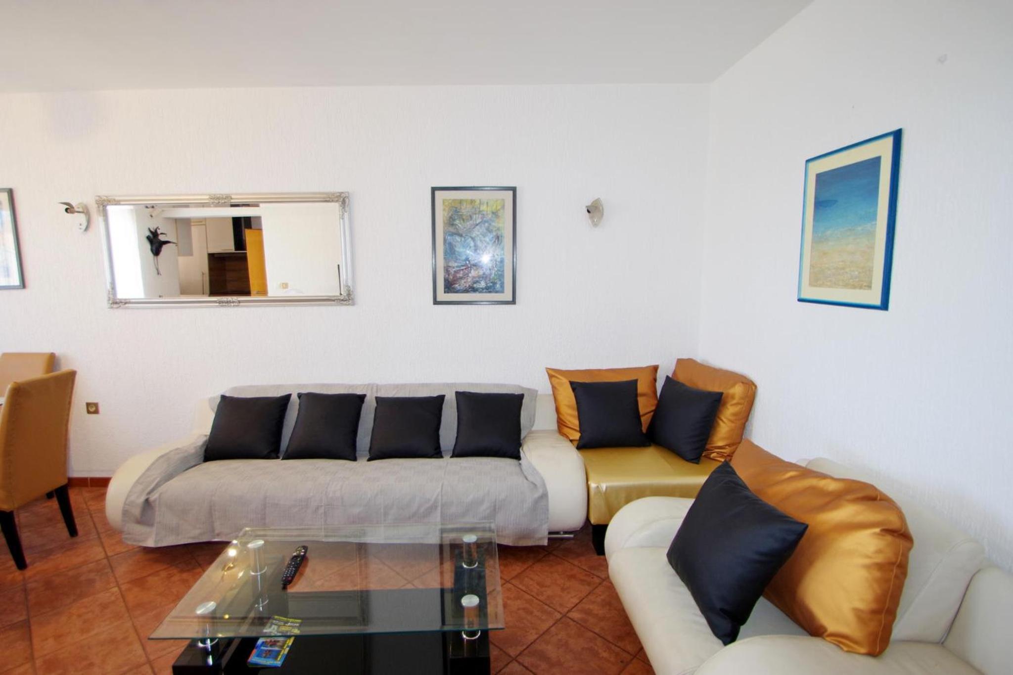 Apartment Leona