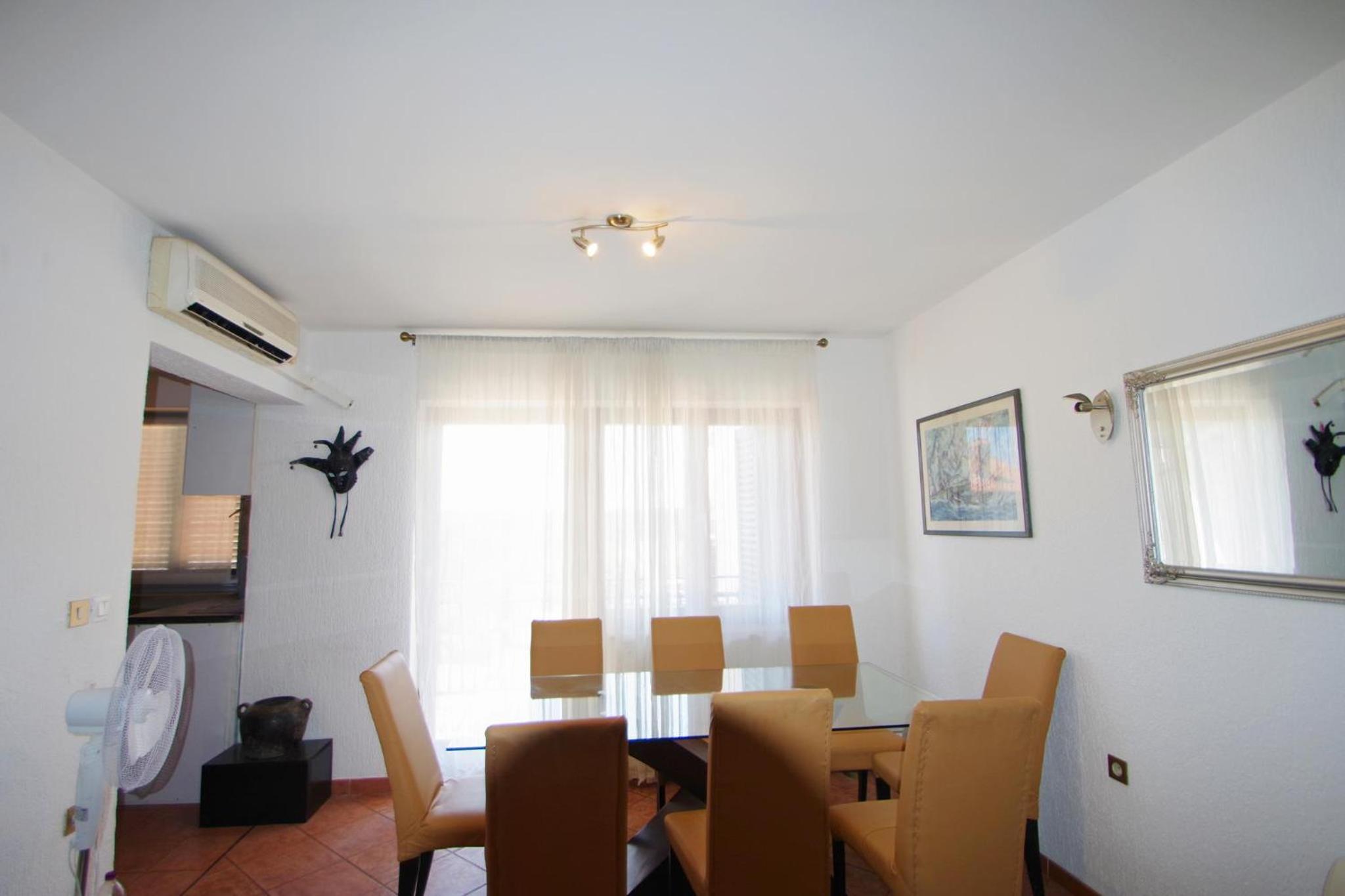 Apartment Leona