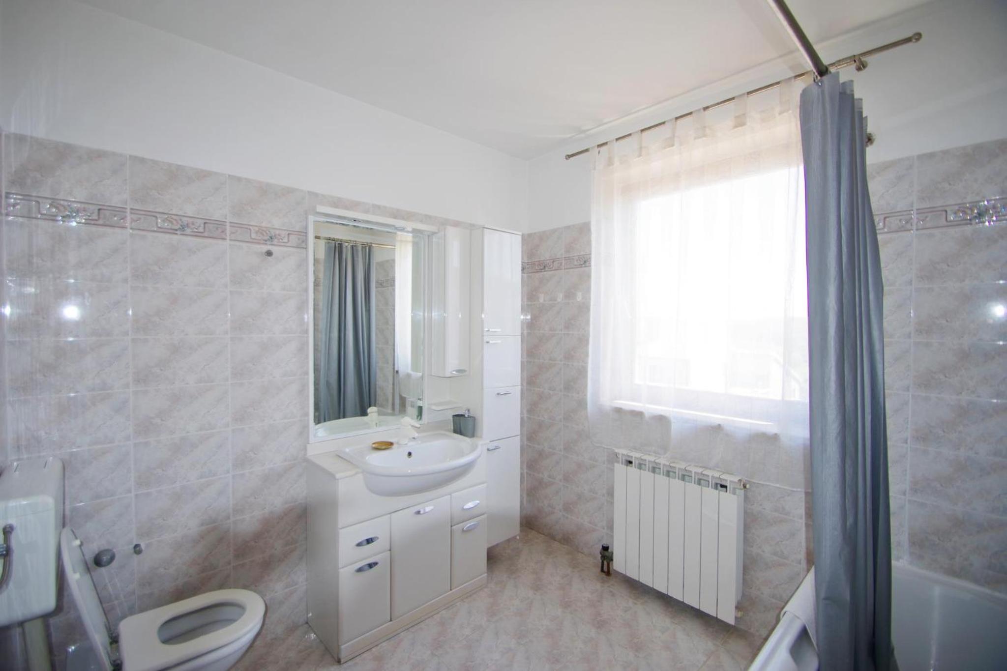 Apartment Leona
