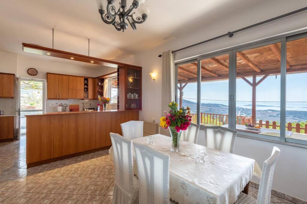 The Eagle's Nest house - overlooking Antiparos view 4