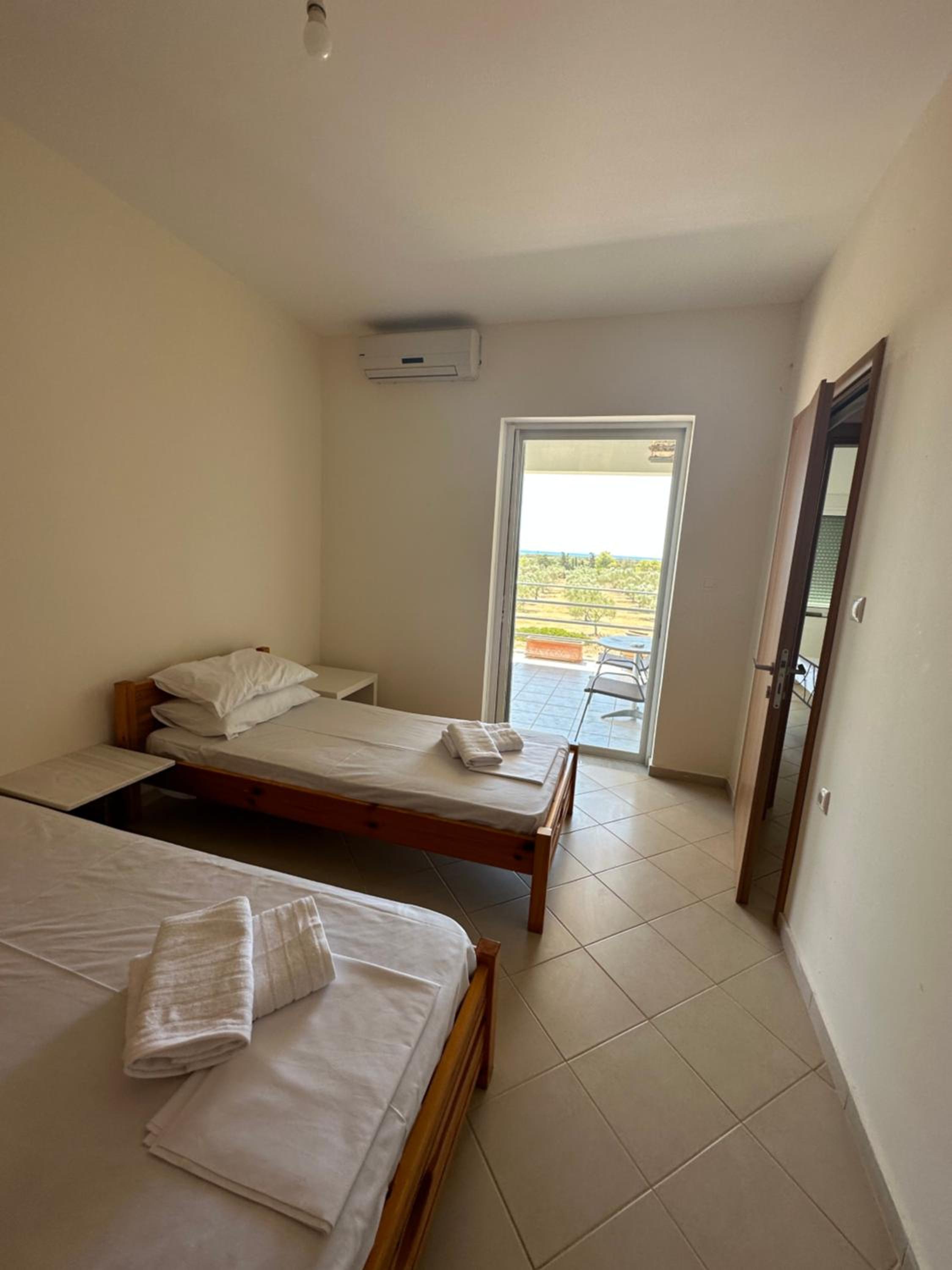 Deer Bay Vila