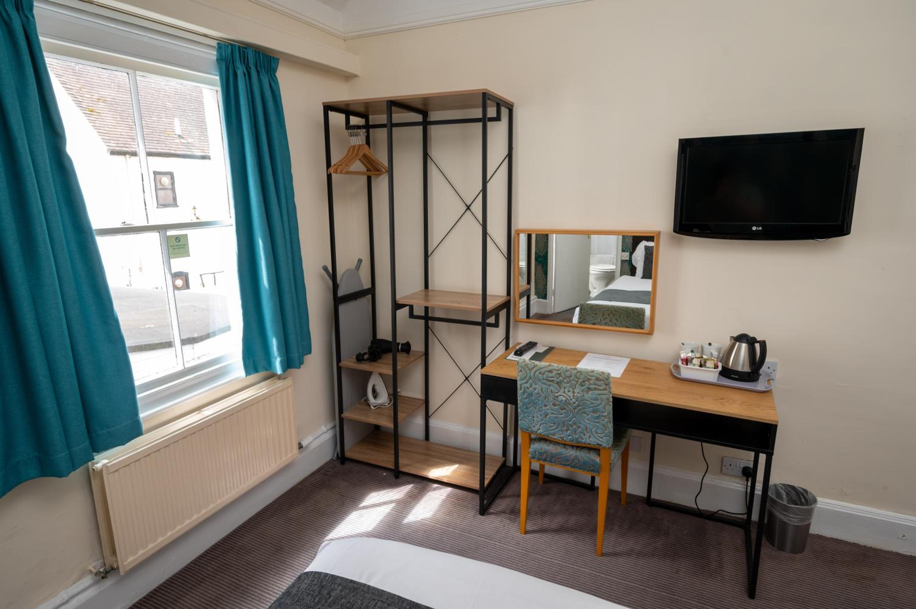 Tewkesbury Vacations - Bell Hotel by Greene King Inns - Property Image 2