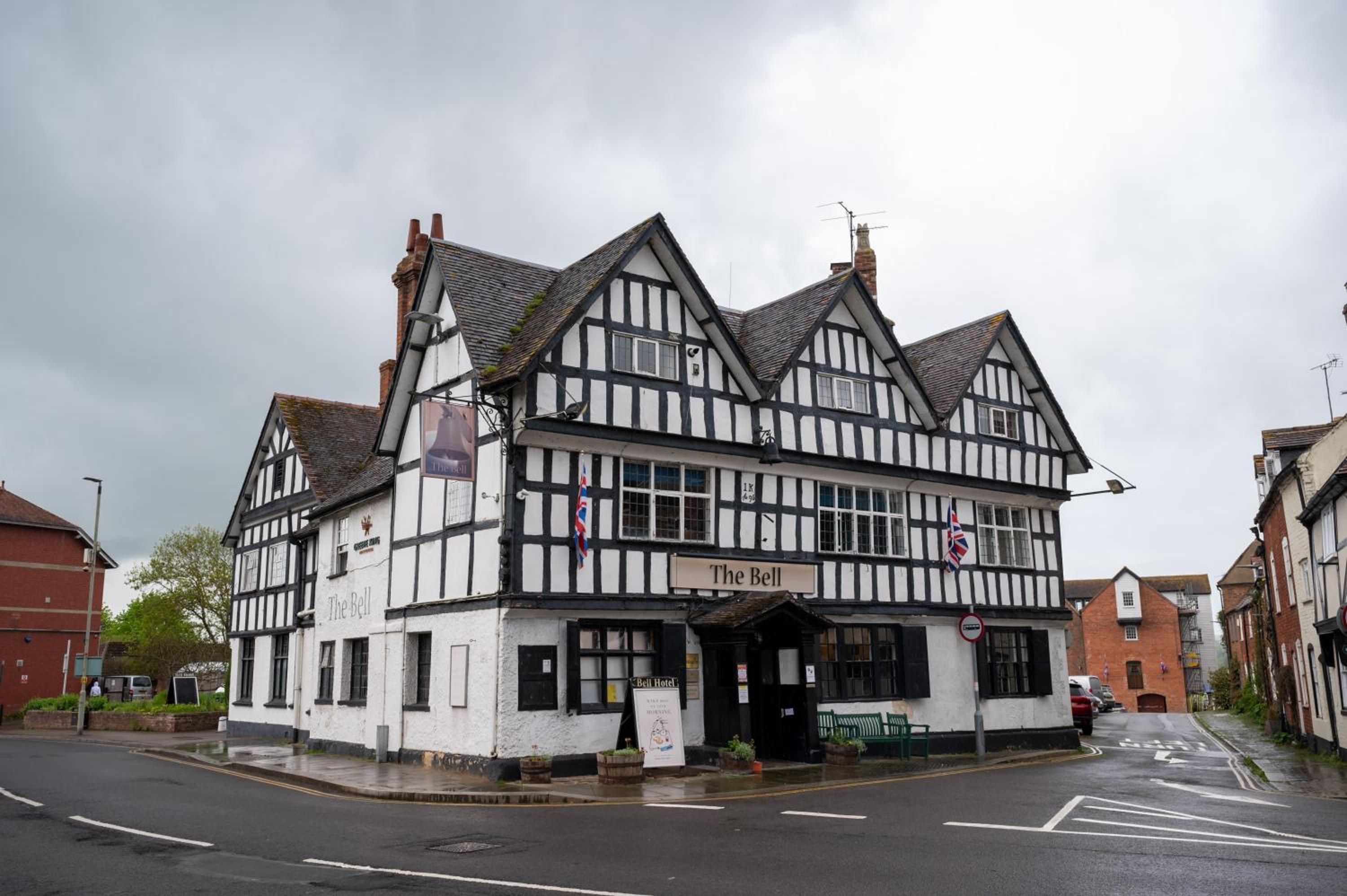 Tewkesbury Vacations - Bell Hotel by Greene King Inns - Property Image 7
