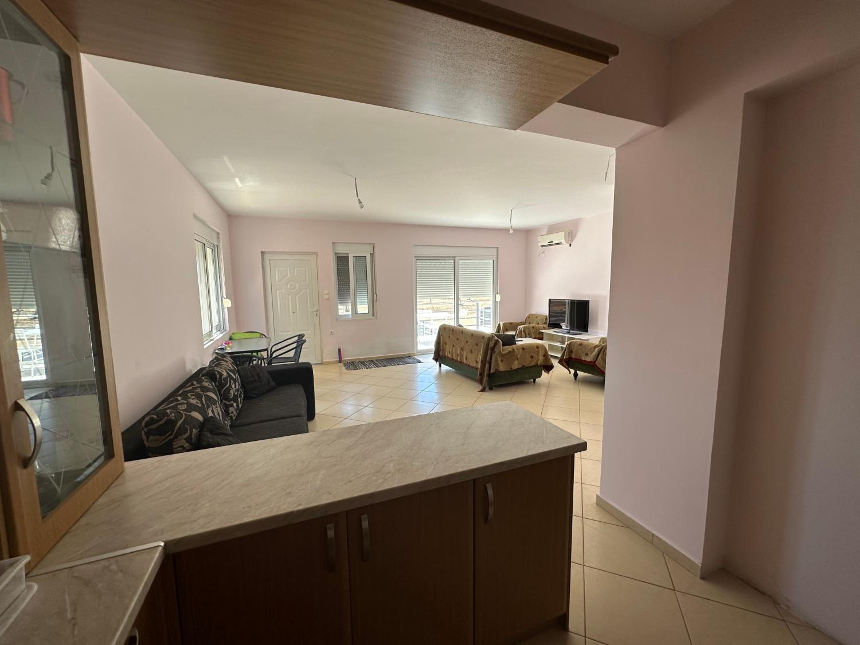 Deer Bay Vila
