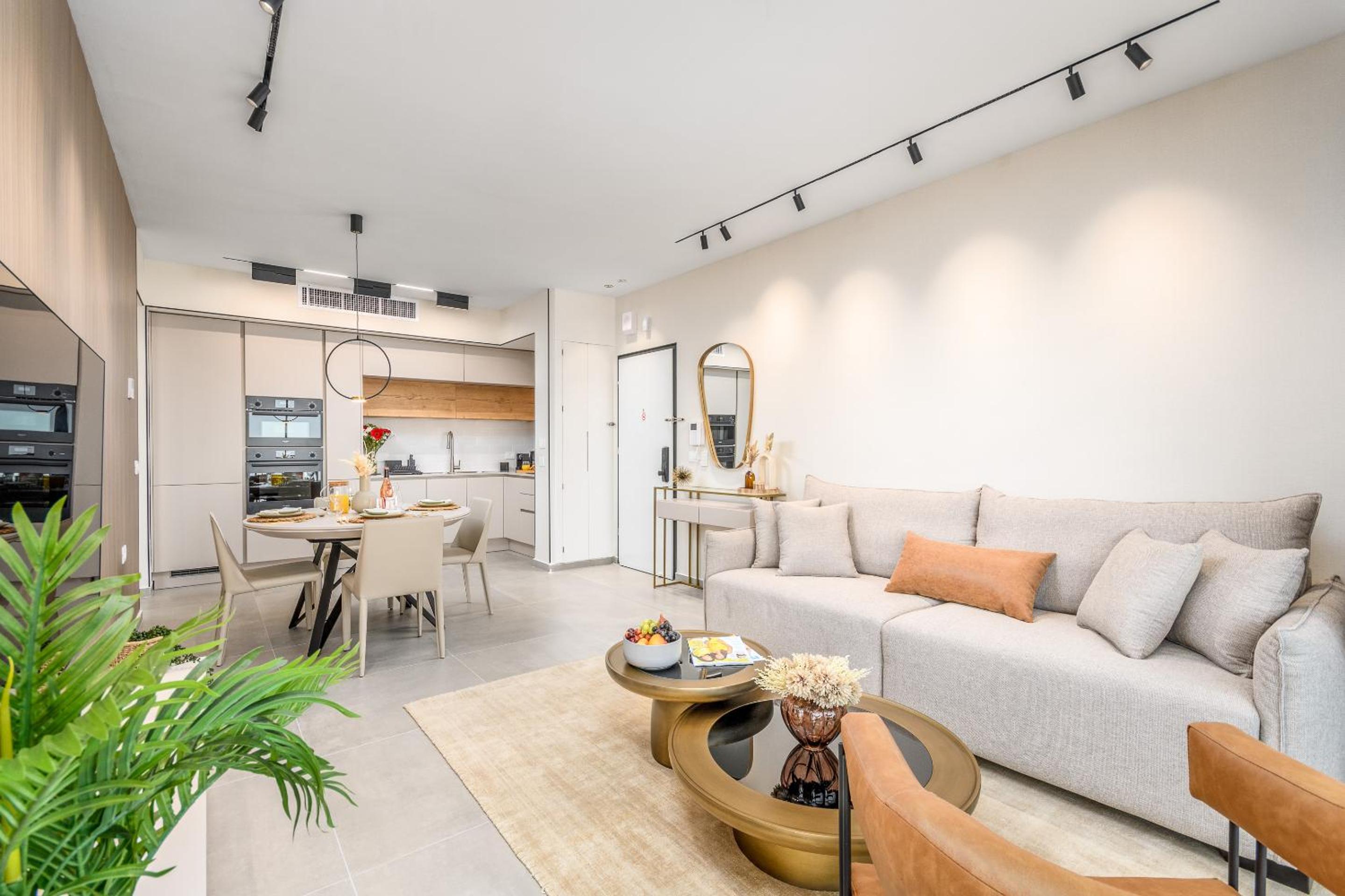 Savyon Wiew Tower Apartment hotel - Sea-u-Jerusalem