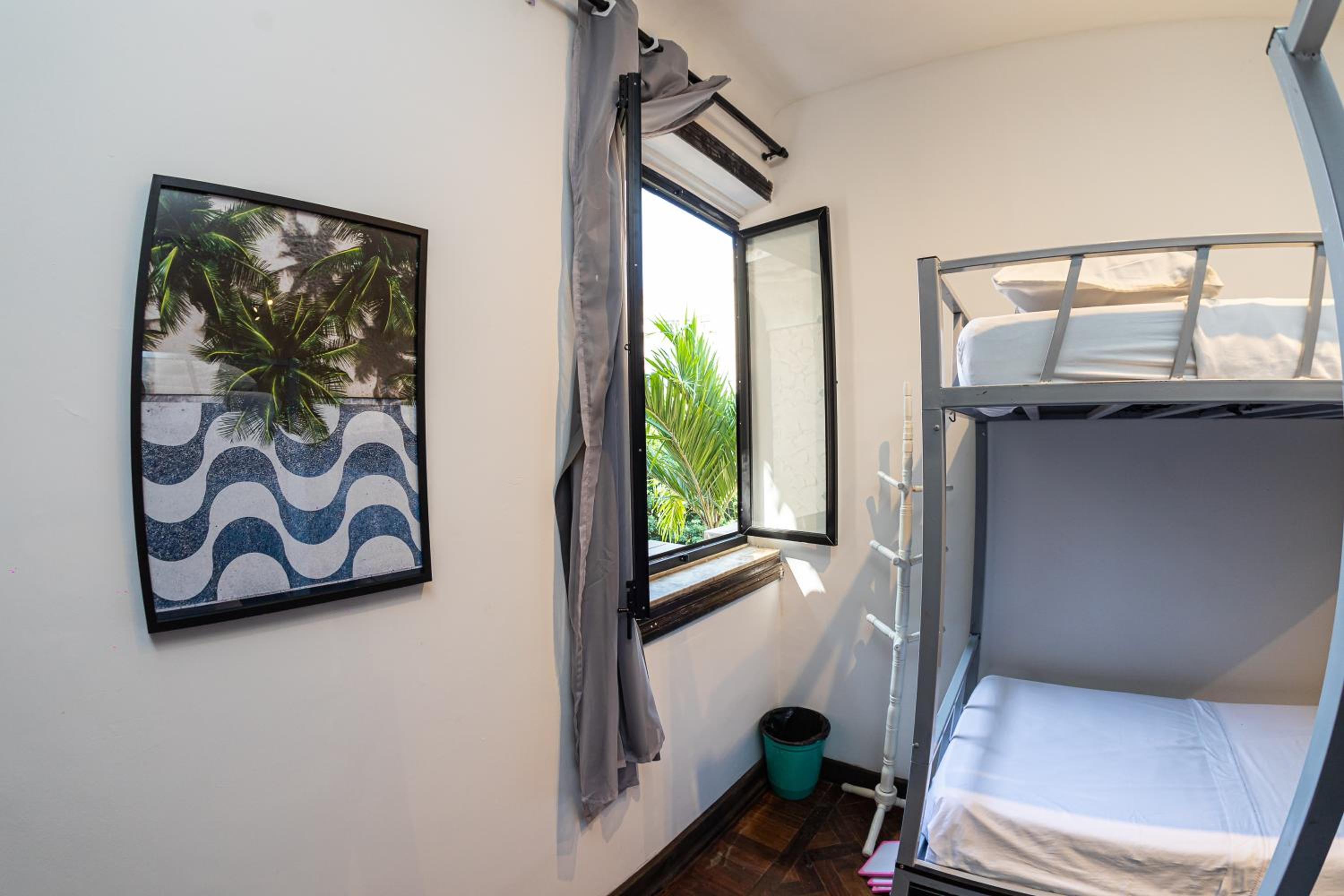 Pura Vida Hostel