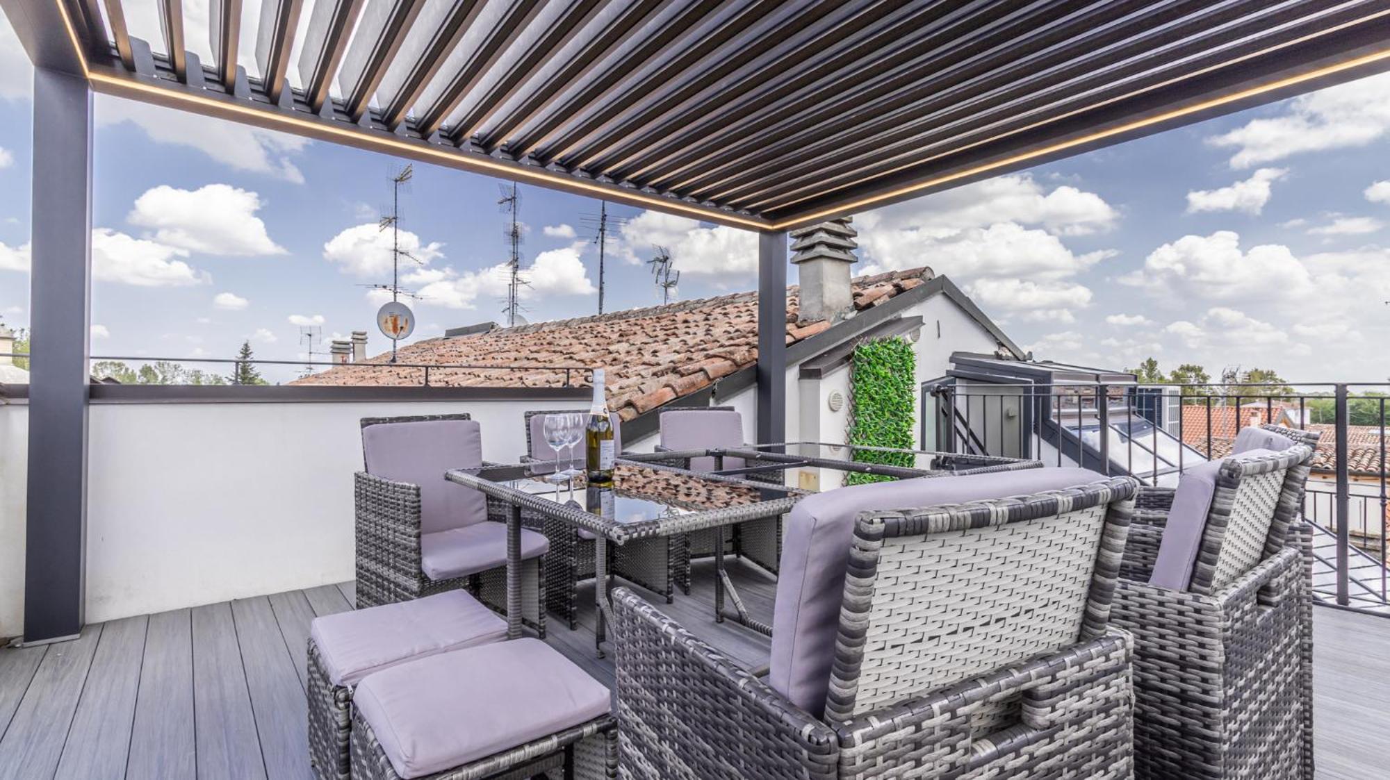 -Le stanze dei Pico- Wi-Fi, nel cuore di Mirandola - una terrazza unica sul tetto, photo 84