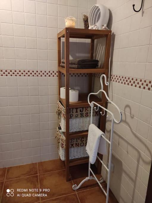 caserio vasco con piscina y barbacoa