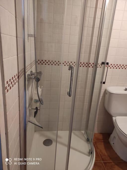 caserio vasco con piscina y barbacoa