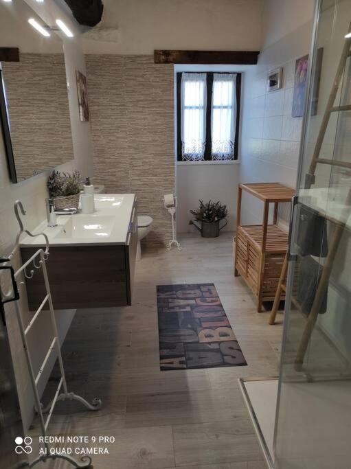 caserio vasco con piscina y barbacoa