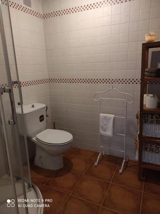 caserio vasco con piscina y barbacoa