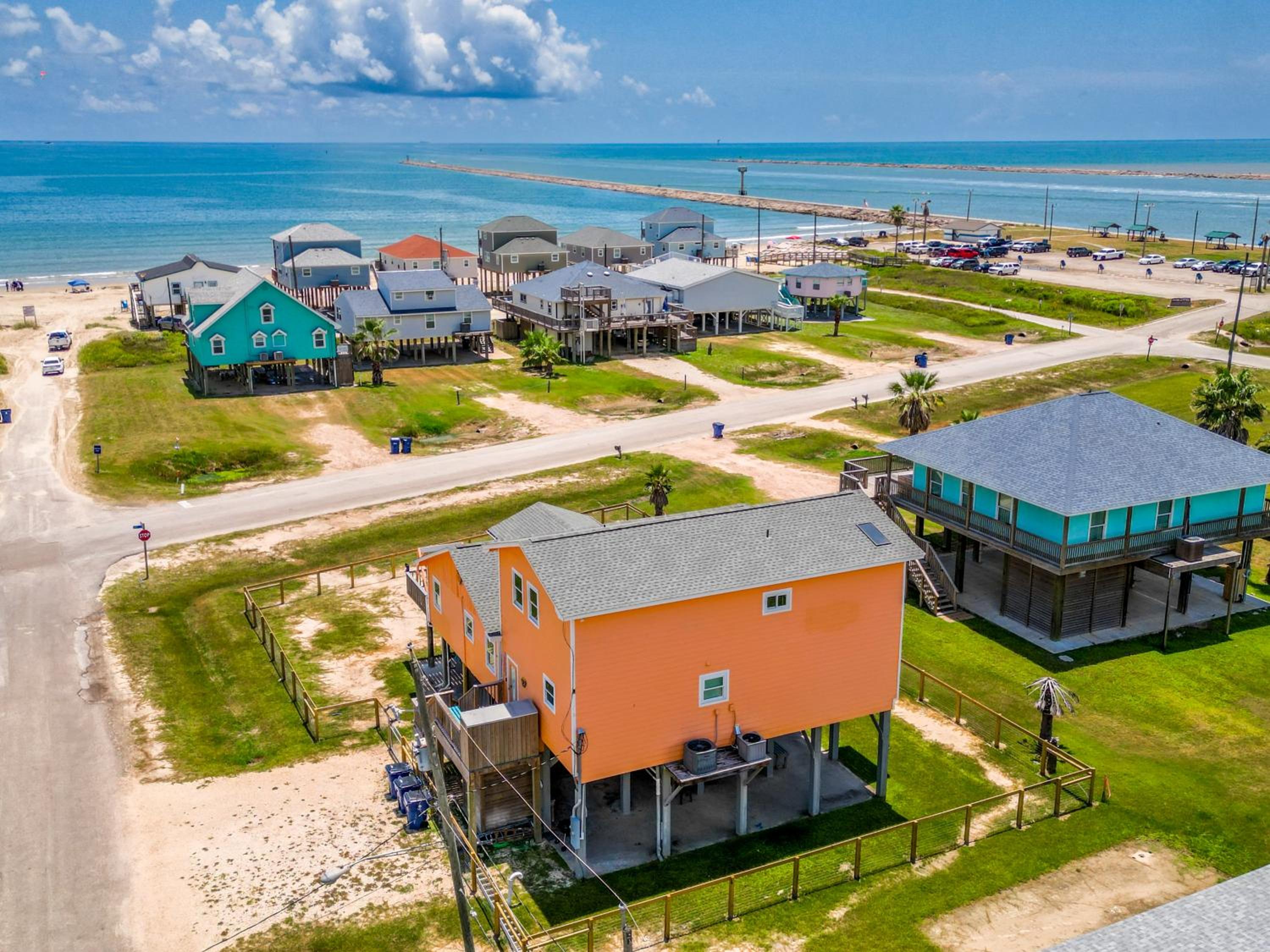 Hot Tub and Jacuzzi Suite! 100 steps from spacious beach and Jetty park! Generations Retreat Sleeps 26 view 4