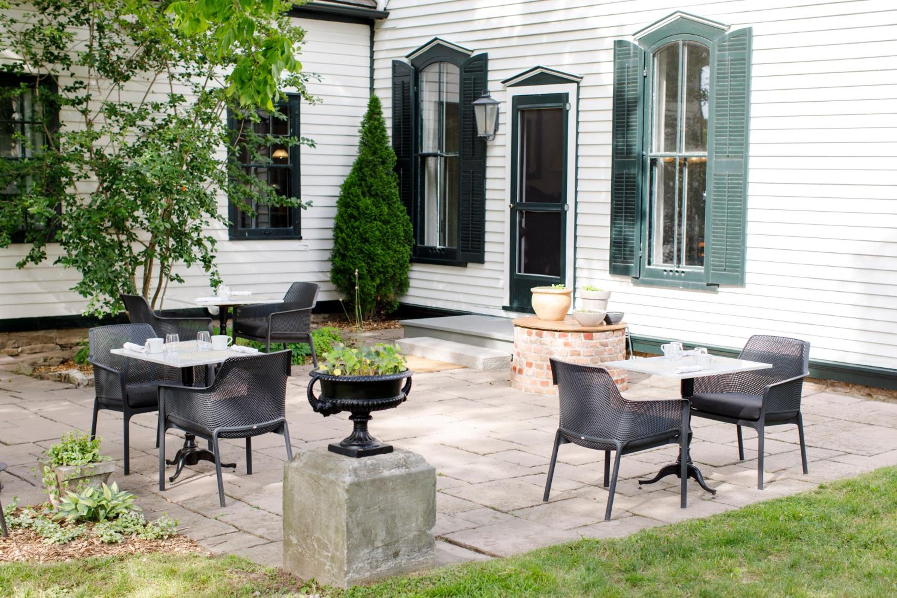 Woodbourne Inn
