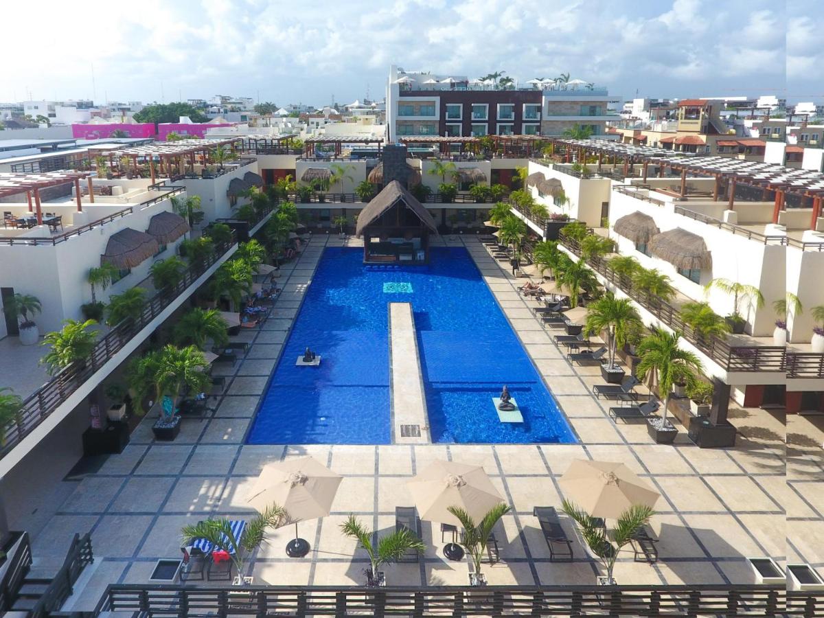 AT 1124 Two Bed Reflecting Pool View Close Beach view 2
