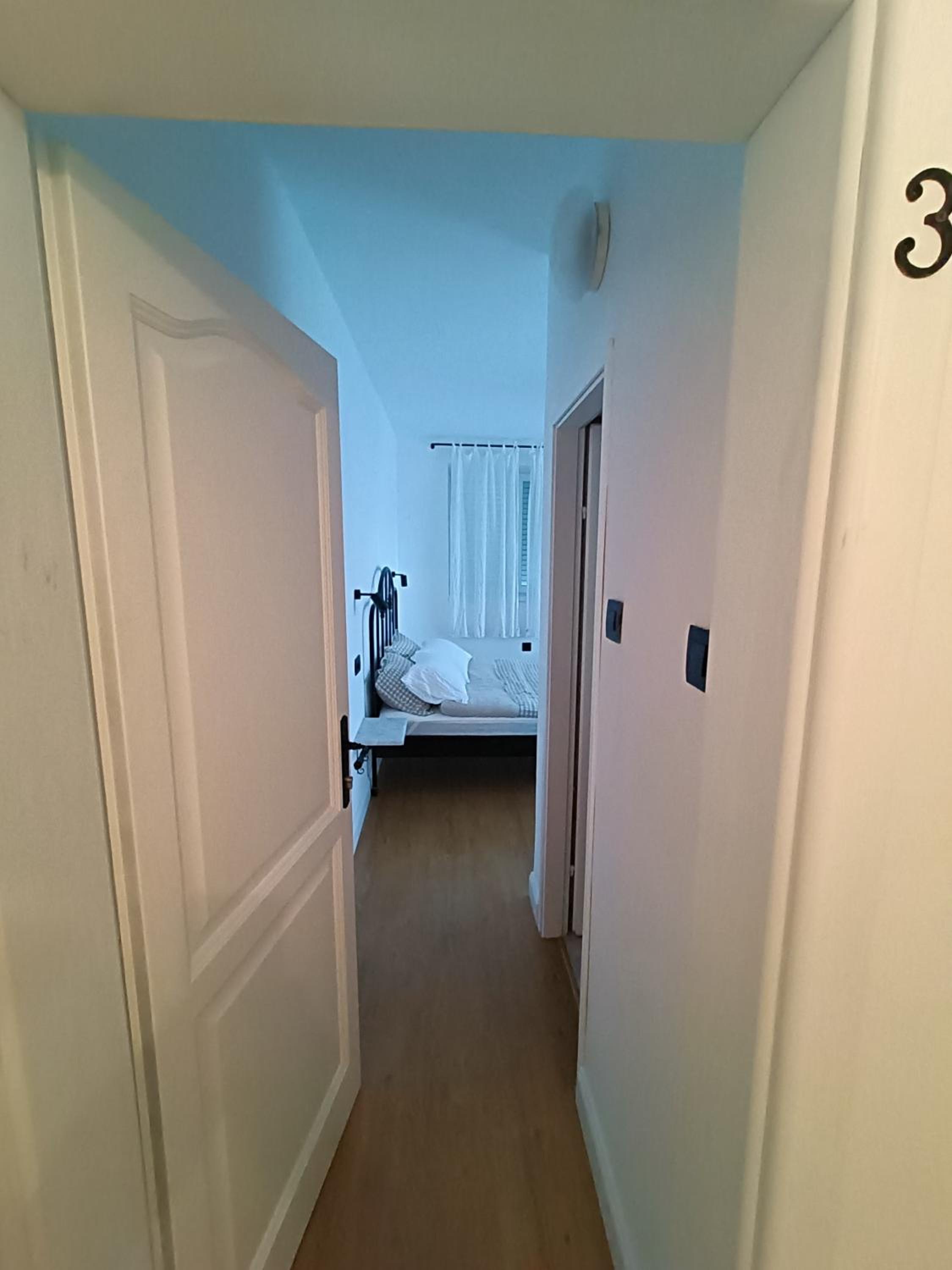 Photo 33
