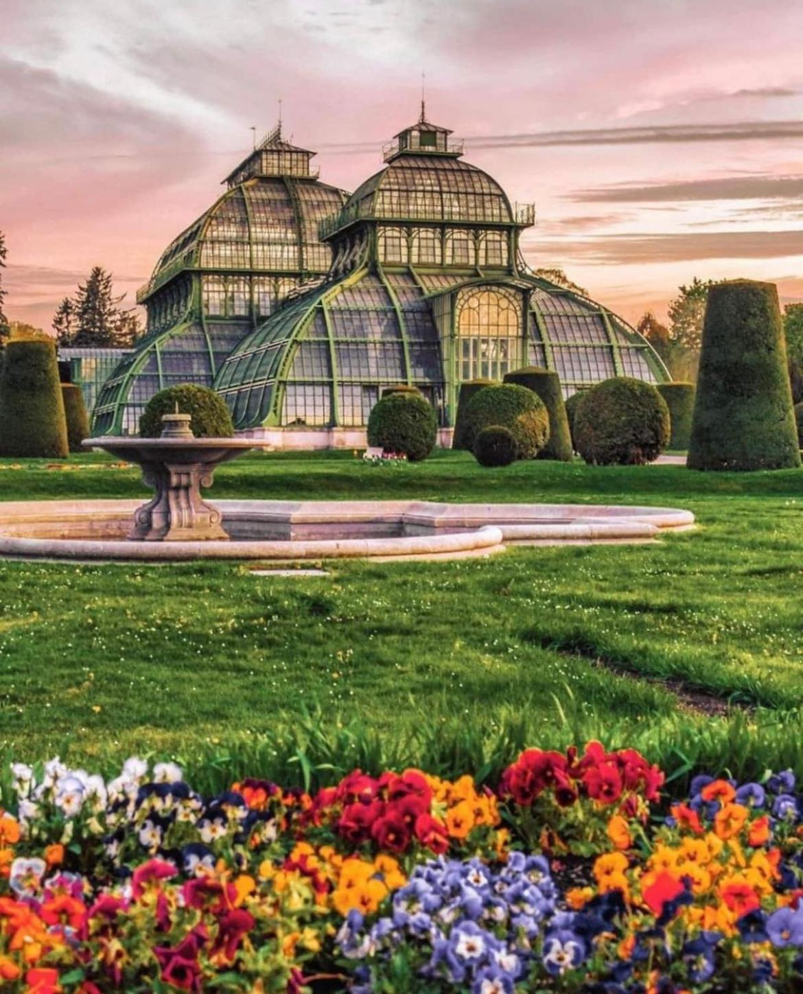 10 min walk to Schonbrunn l Deluxe Suite