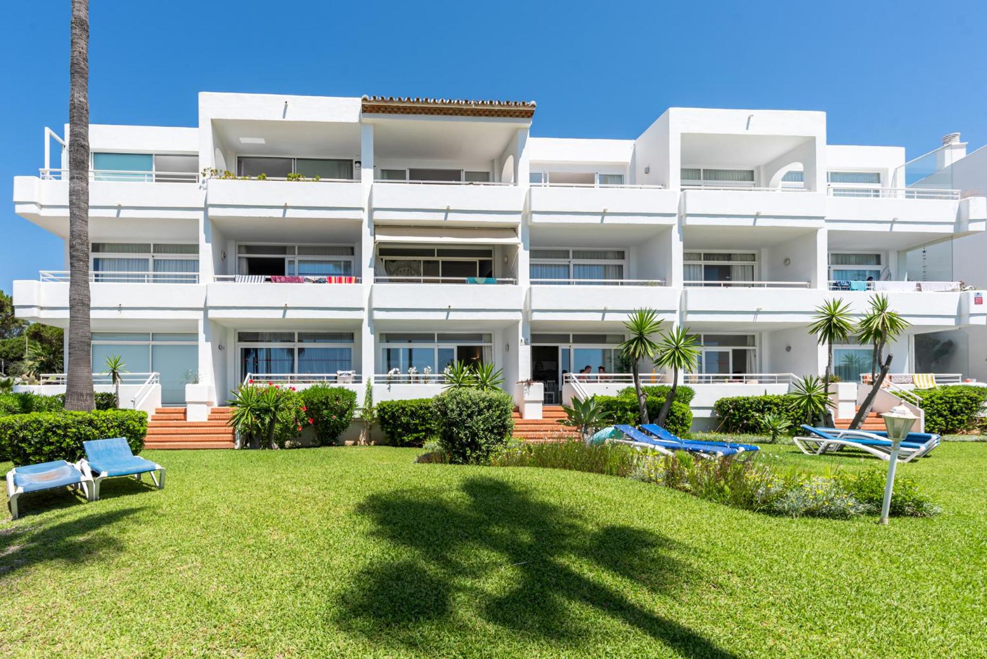 Playa Miraflores Luxury Beachfront Apartment