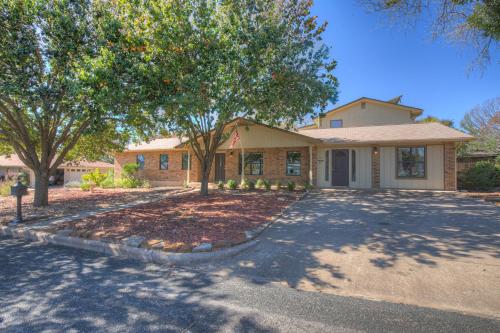 Huge Luxury Home with Hot Tub and Sauna - 2 mi to Dwntn view 4