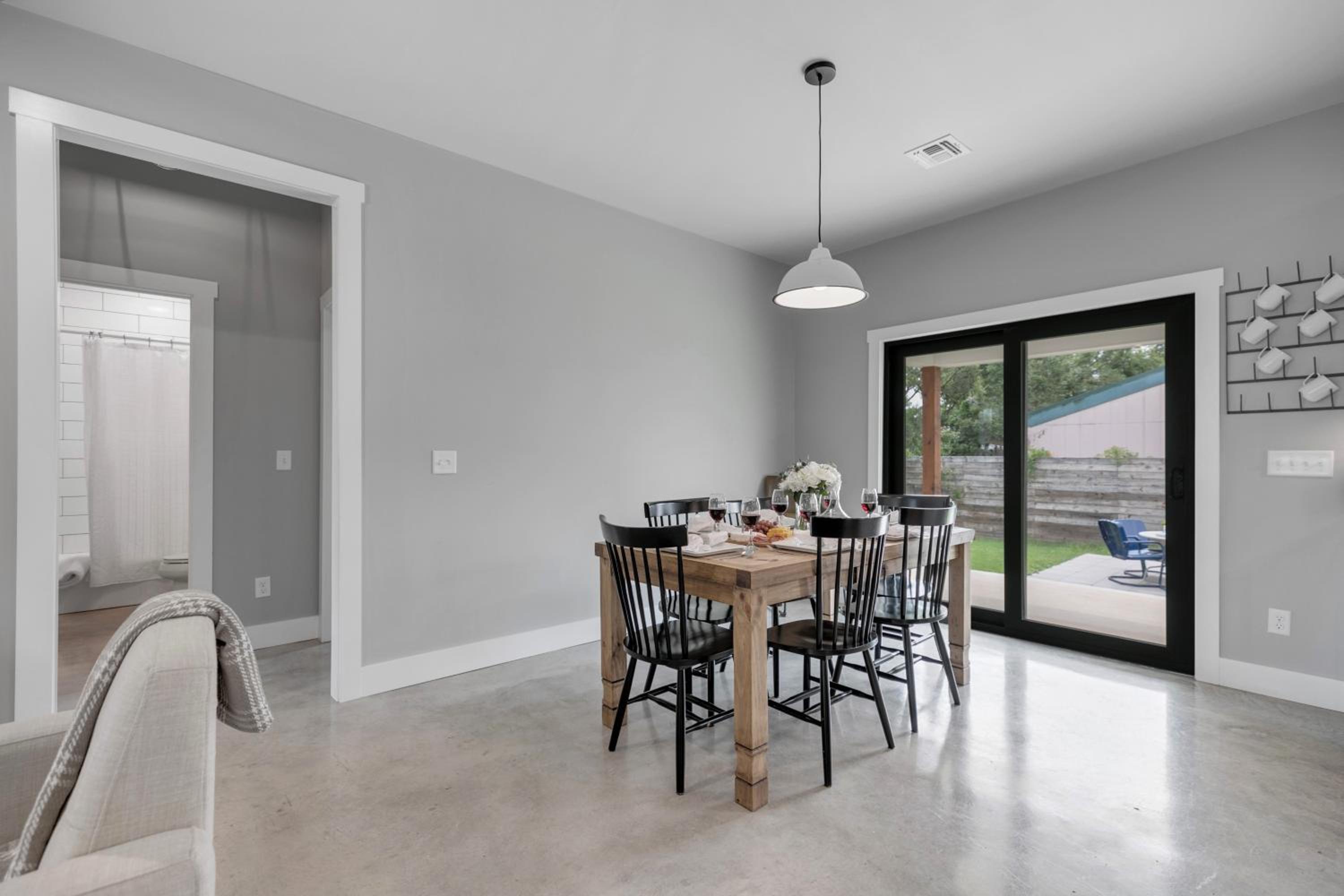 Luxury Home 3blck from Main St with FirePit view 3
