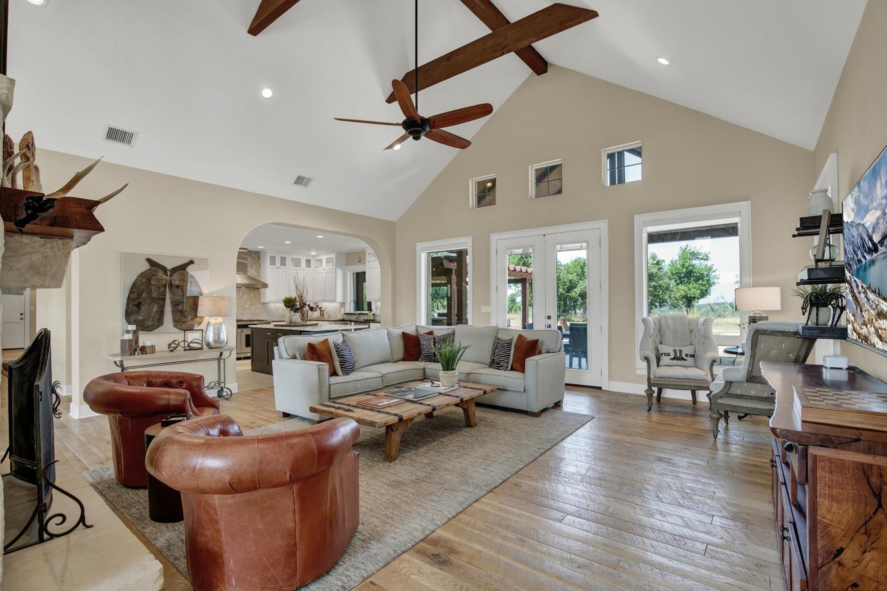 Luxury Ranch w/Pool-Hot tub-Near Fred! view 5