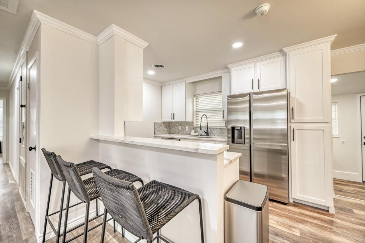 Stunning Home 3 min to Main with Hot tub and Firepit! view 5