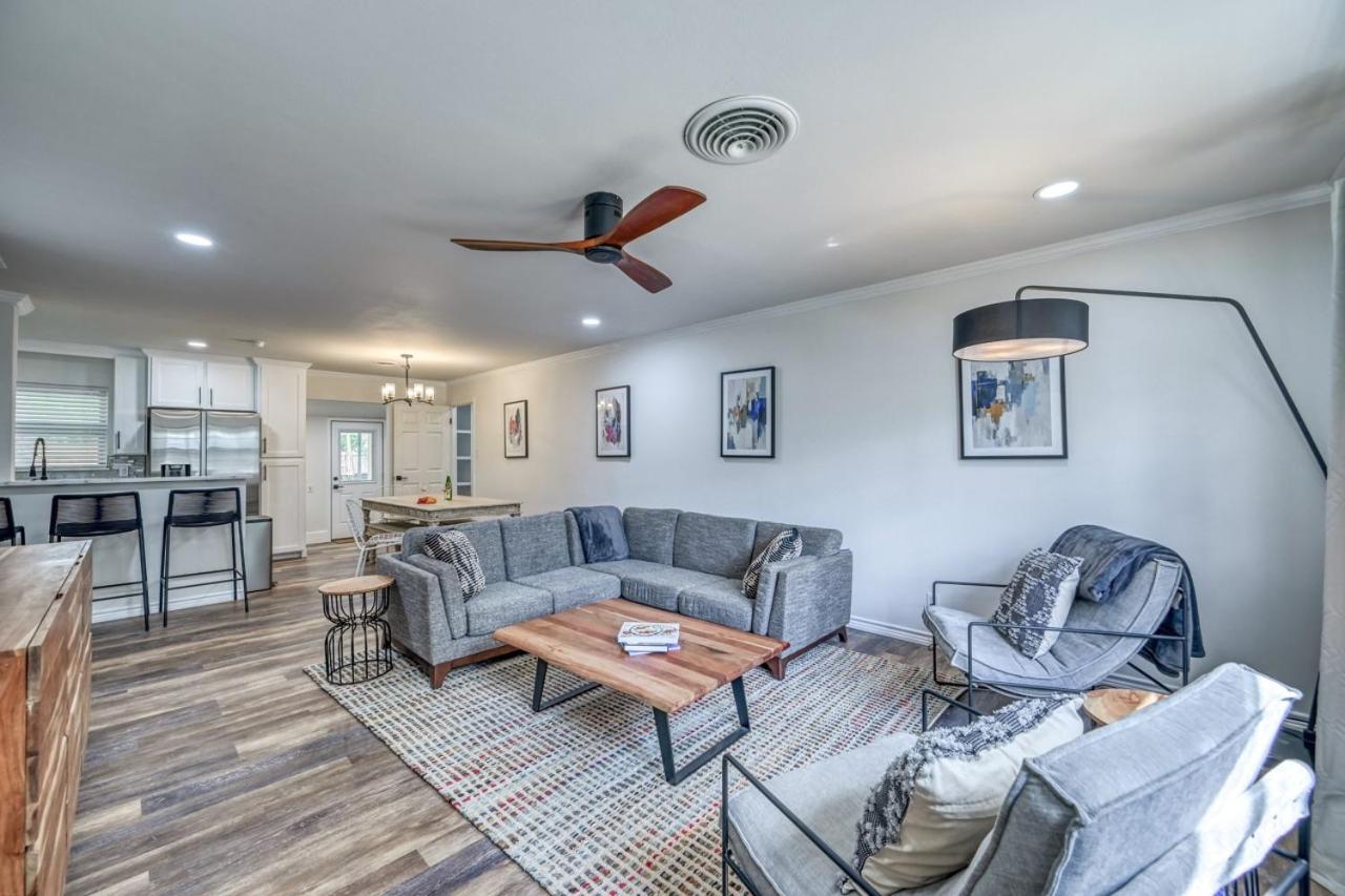 Stunning Home 3 min to Main with Hot tub and Firepit! view 3