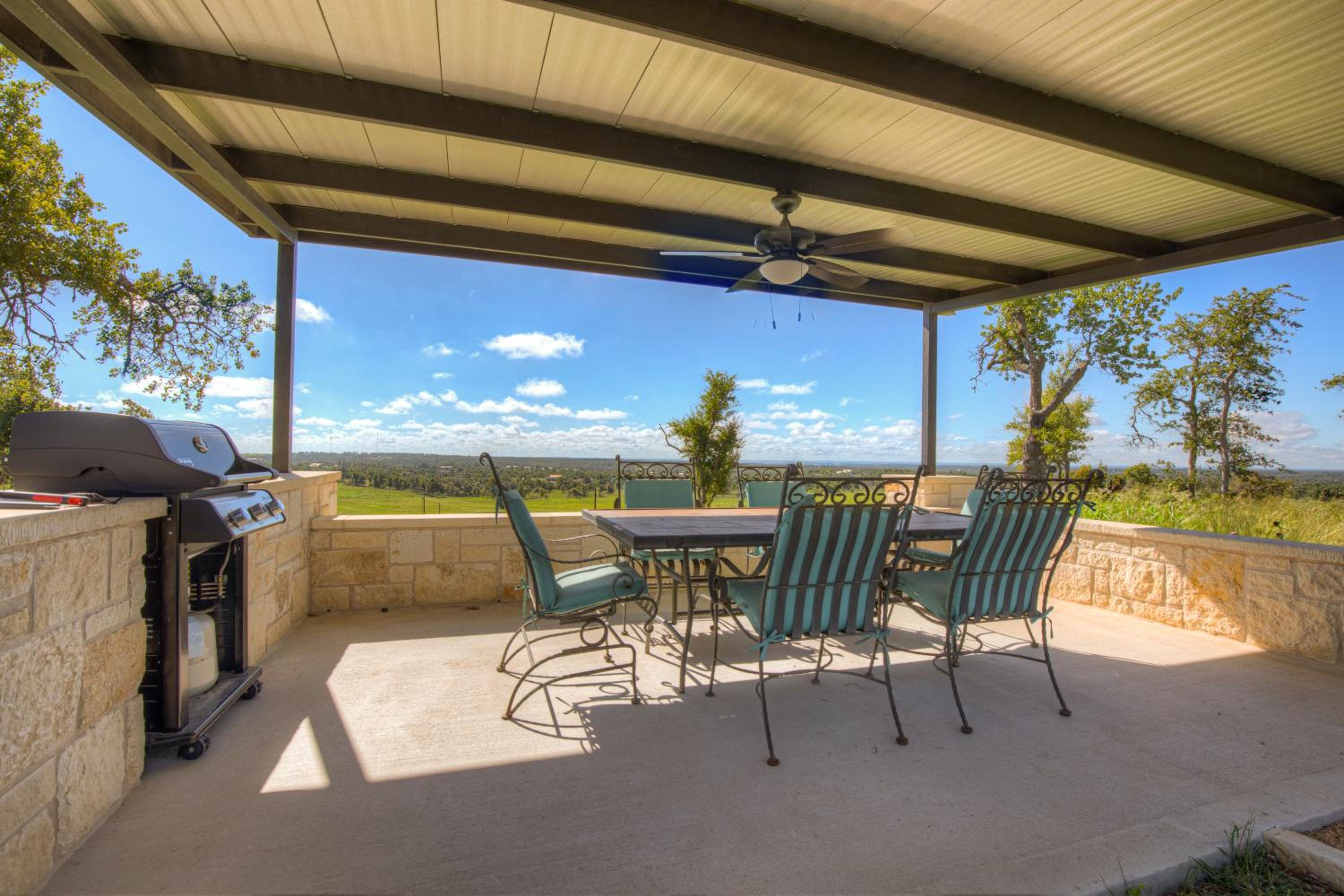 New! Luxury Cottage with Views Fireplace & Grill! view 2