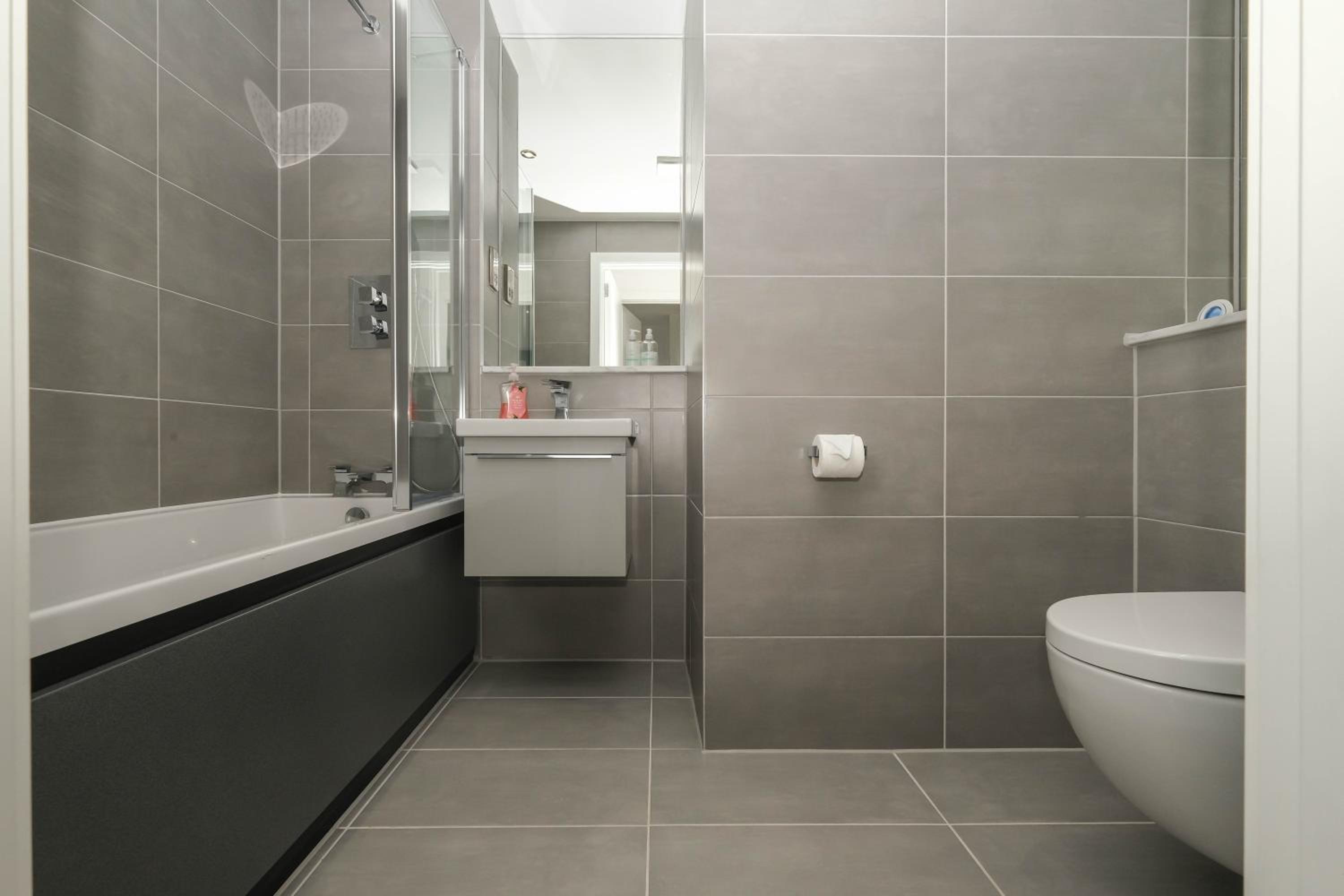 Brand New 2 bedroom apartment Centre of Solihull view 5
