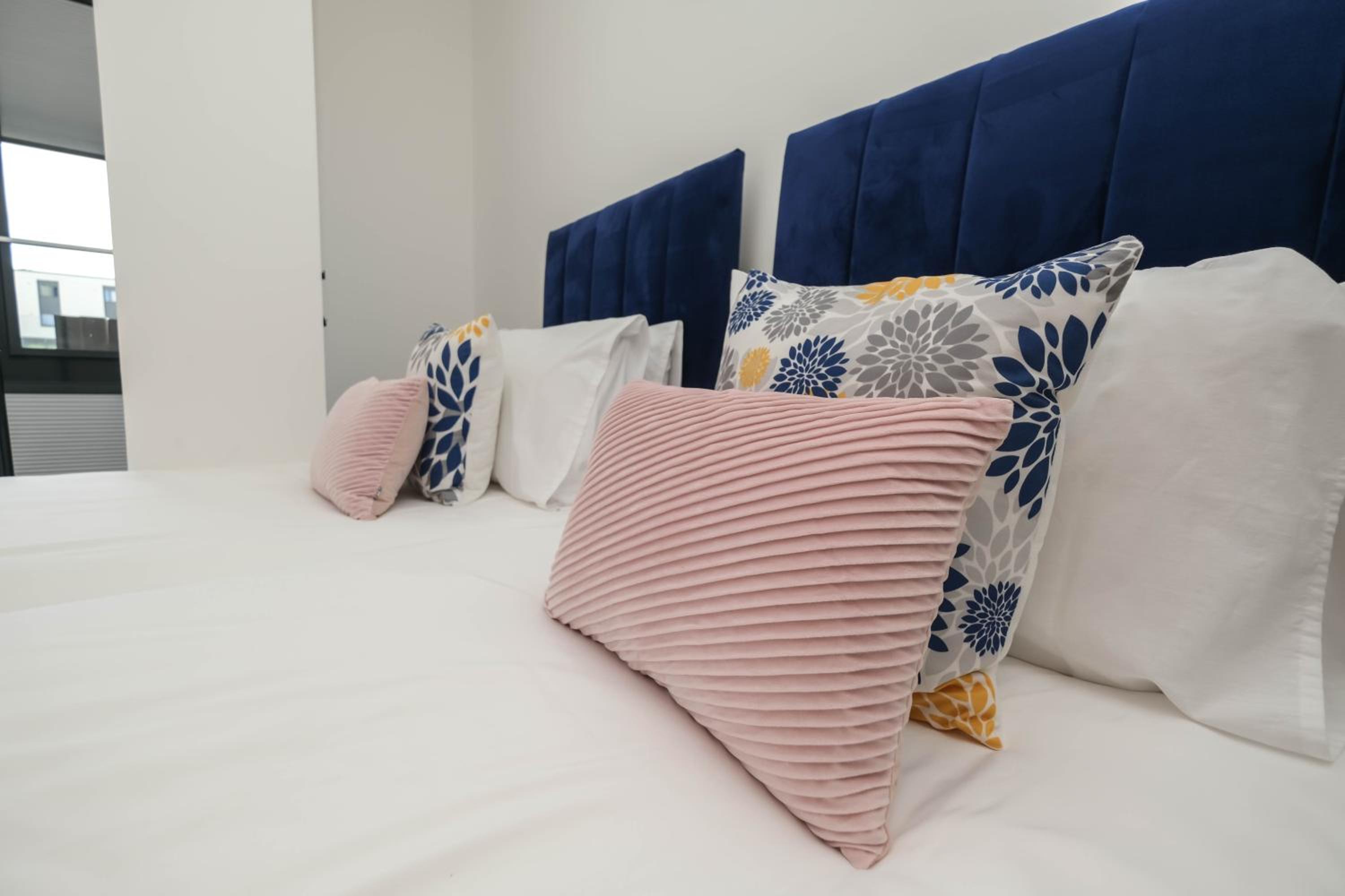 Brand New 2 bedroom apartment Centre of Solihull view 3