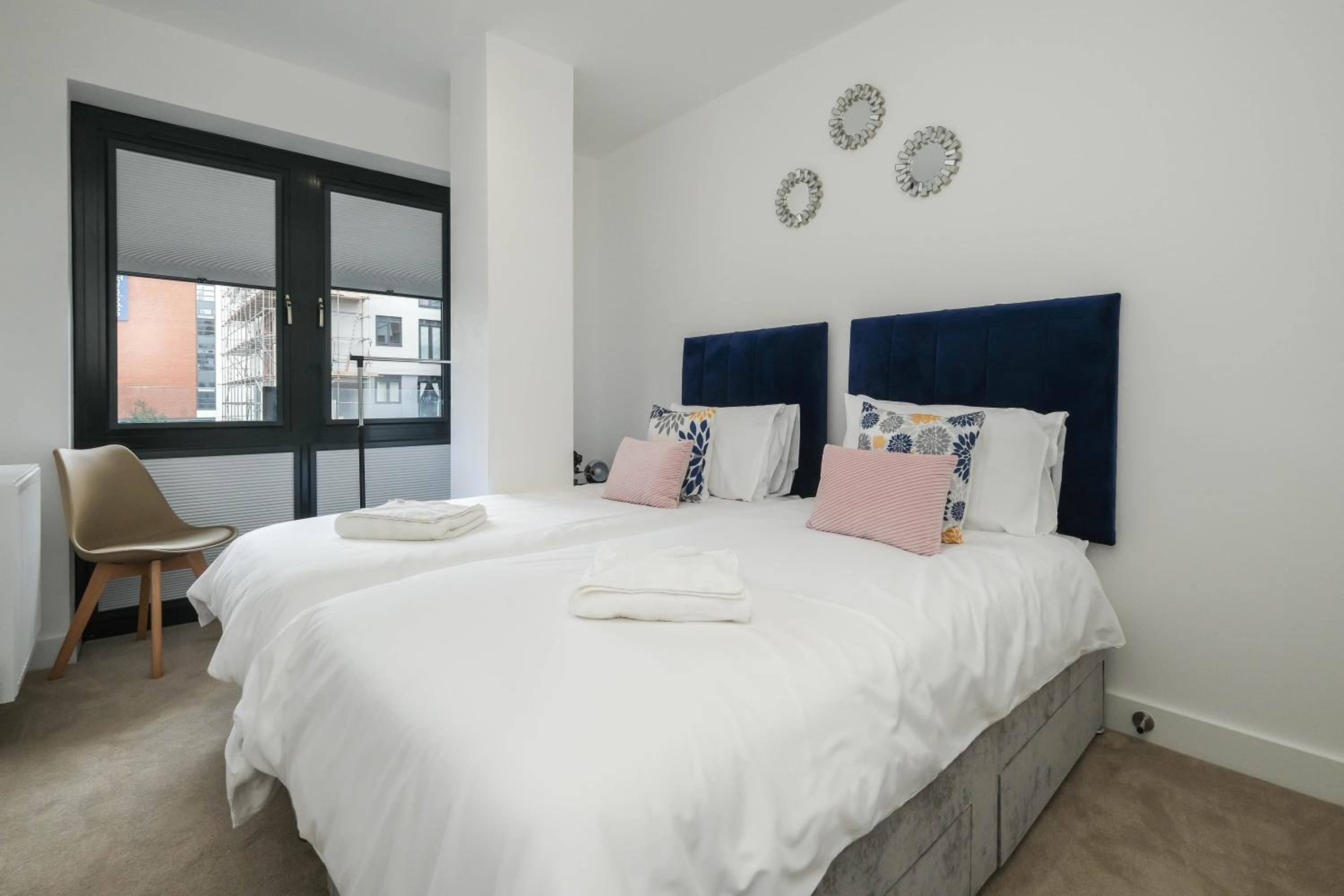 Brand New 2 bedroom apartment Centre of Solihull view 4