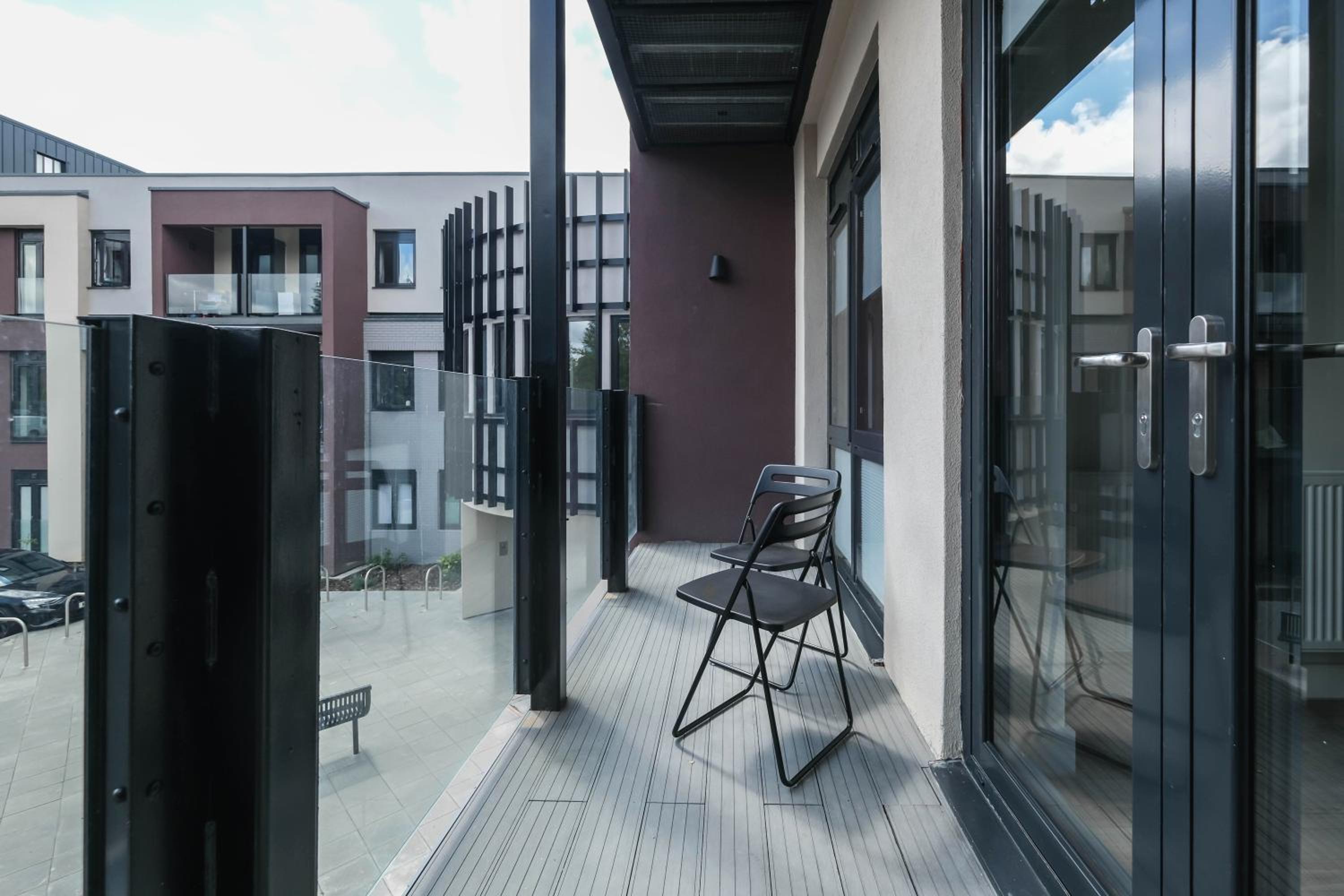 Brand New 2 bedroom apartment Centre of Solihull view 2